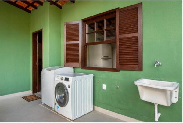 Hostel Demuner House