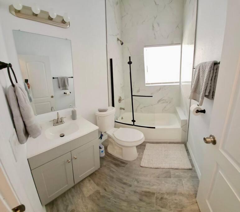 Newly Renovated 3BR2BA , Great Location view 3
