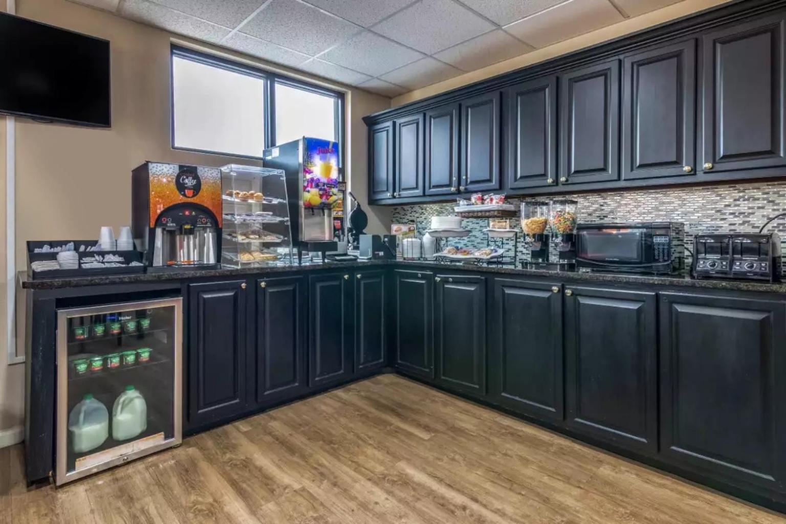 Americas Best Value Inn Opelika view 5