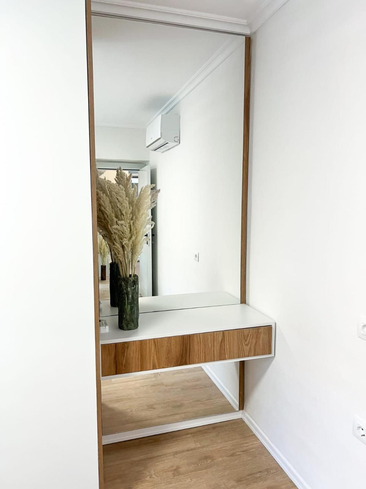 Komuna Parisit New Apartment