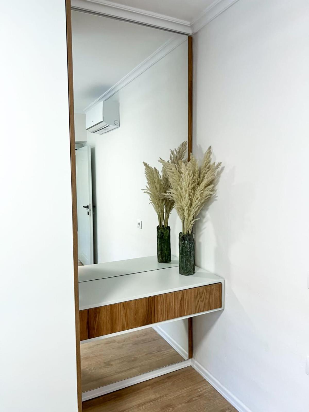 Komuna Parisit New Apartment