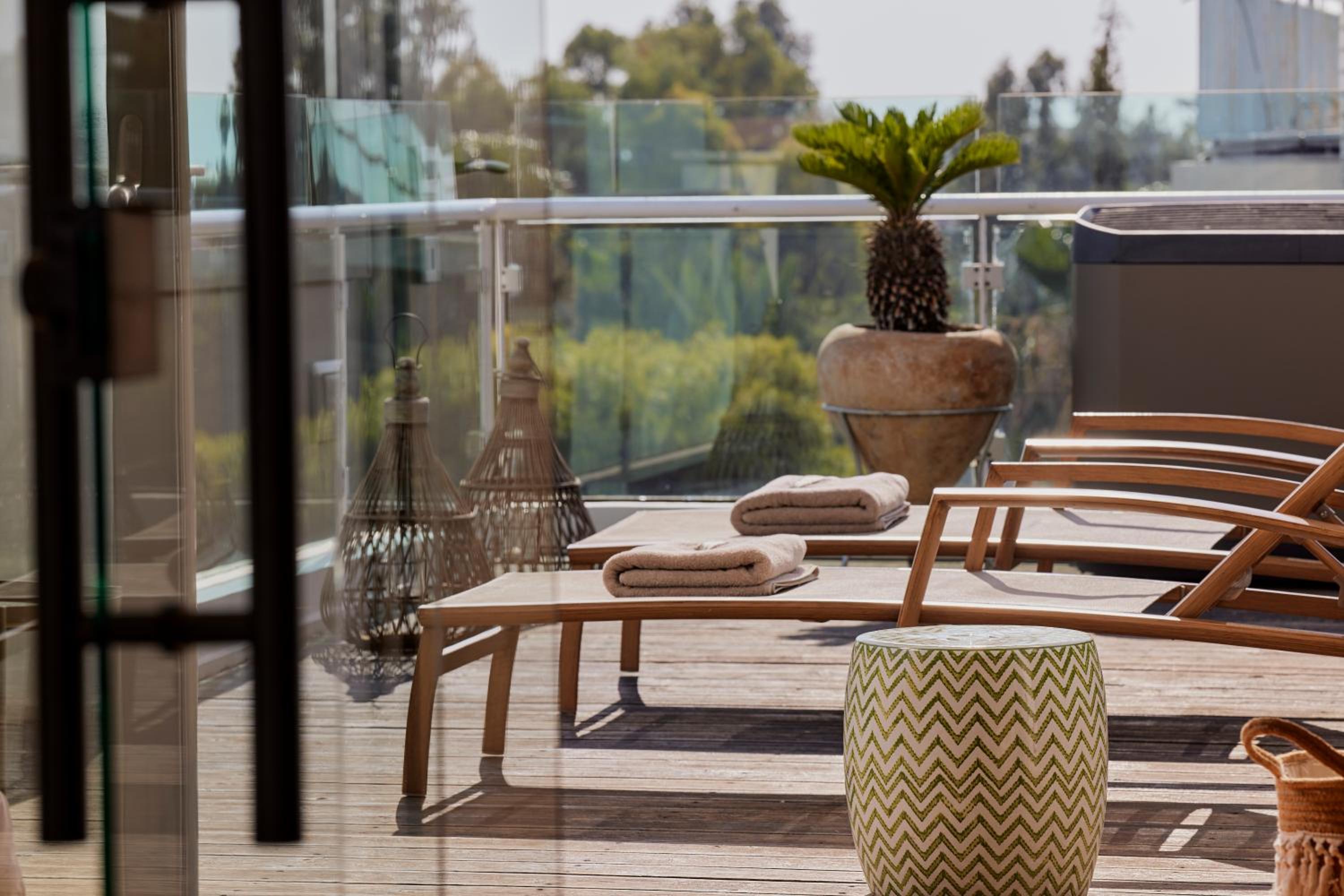 Crystal Green Properties