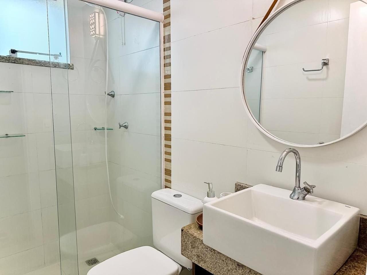 175 - Lindo Apartamento 3 dormitórios na praia de Bombas
