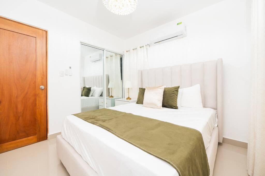 Luxury King Bed, Family-Friendly Getaway