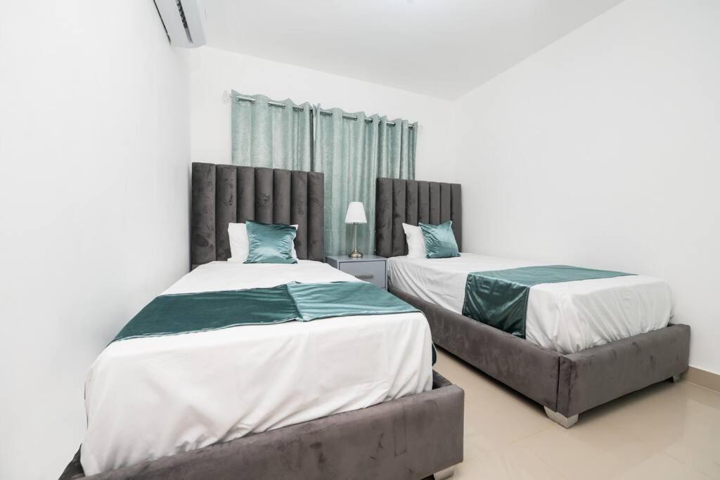Luxury King Bed, Family-Friendly Getaway