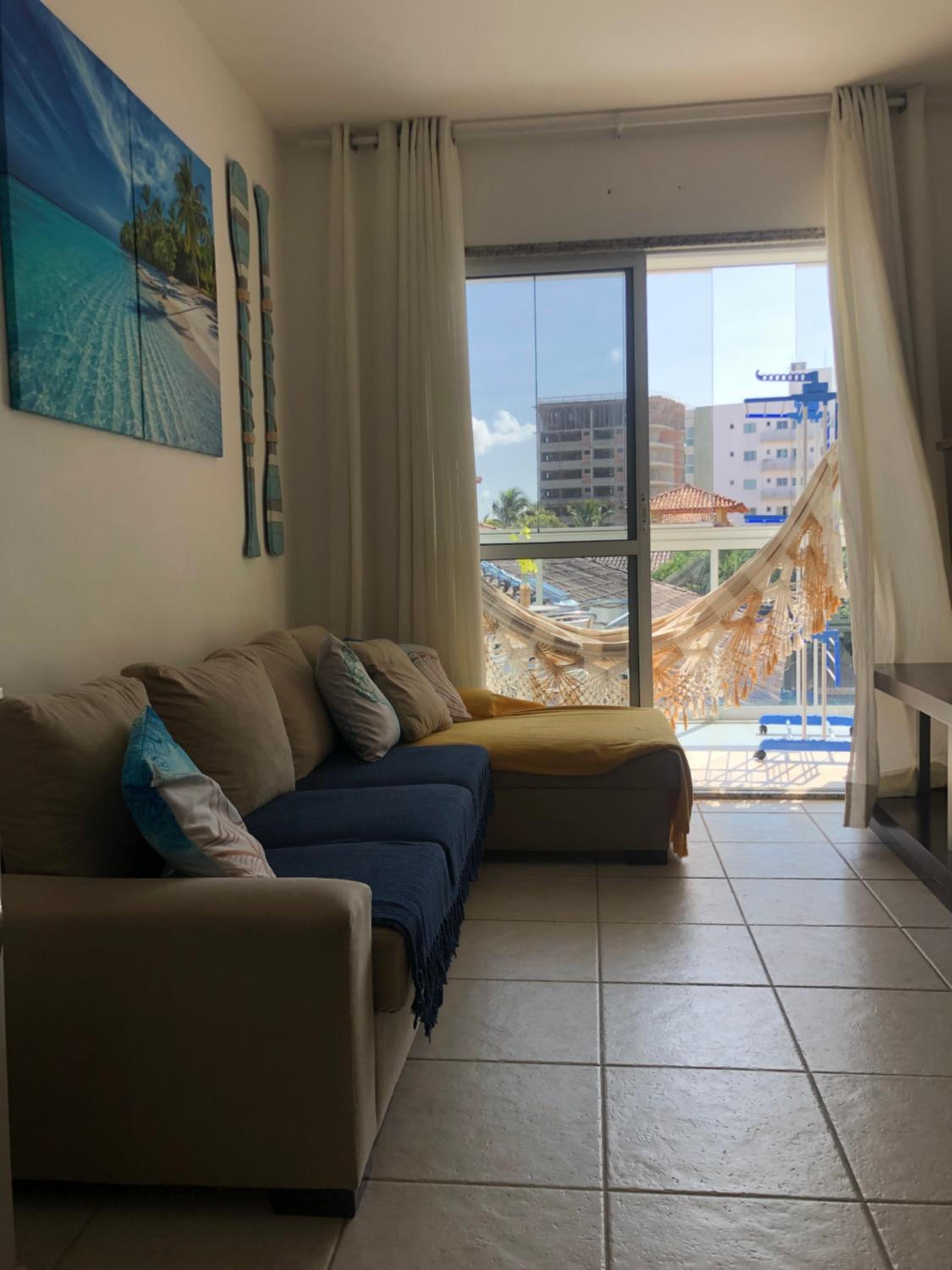Apartamento peracanga com vista para o mar