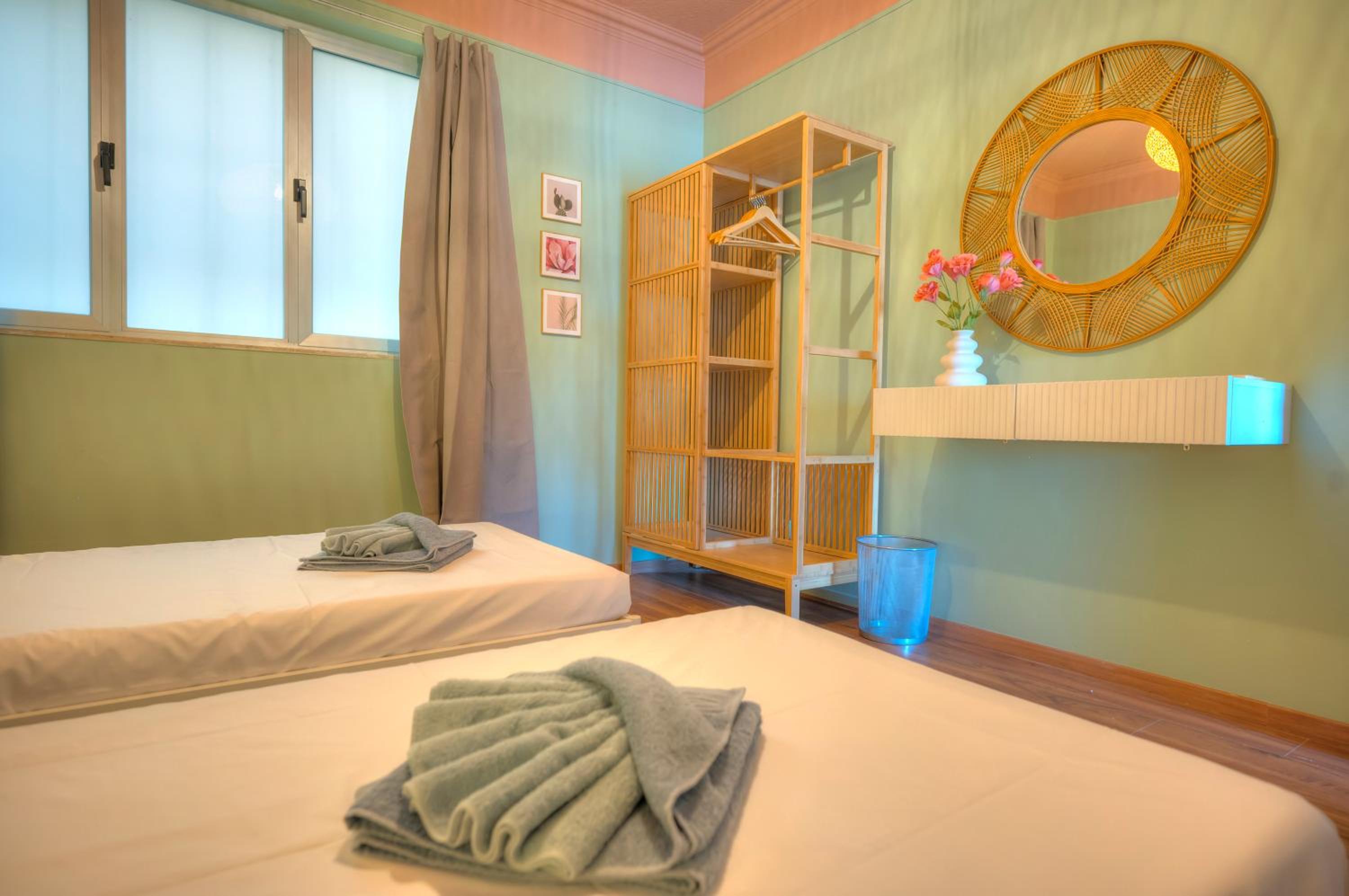 Stylish, large 3bedroom, seafront terrace GOSLM-13 view 5