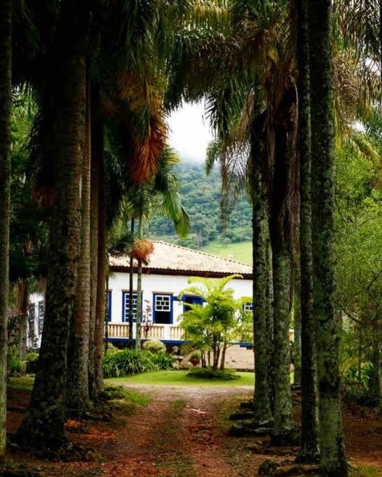 Linda Fazenda Centenária - Conforto e charme