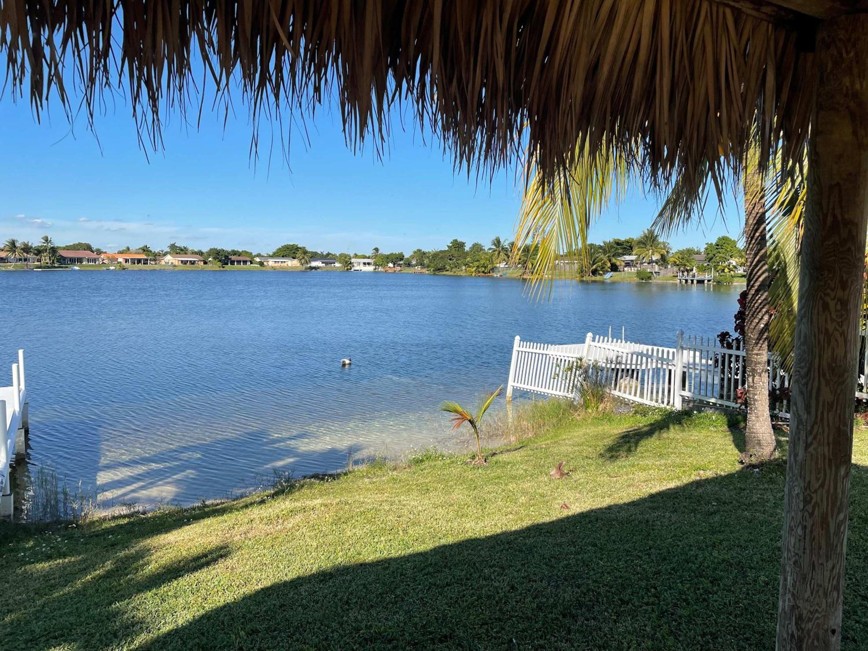 BESt LOCATiON Iconic 4BD Waterfront Luxury MIA