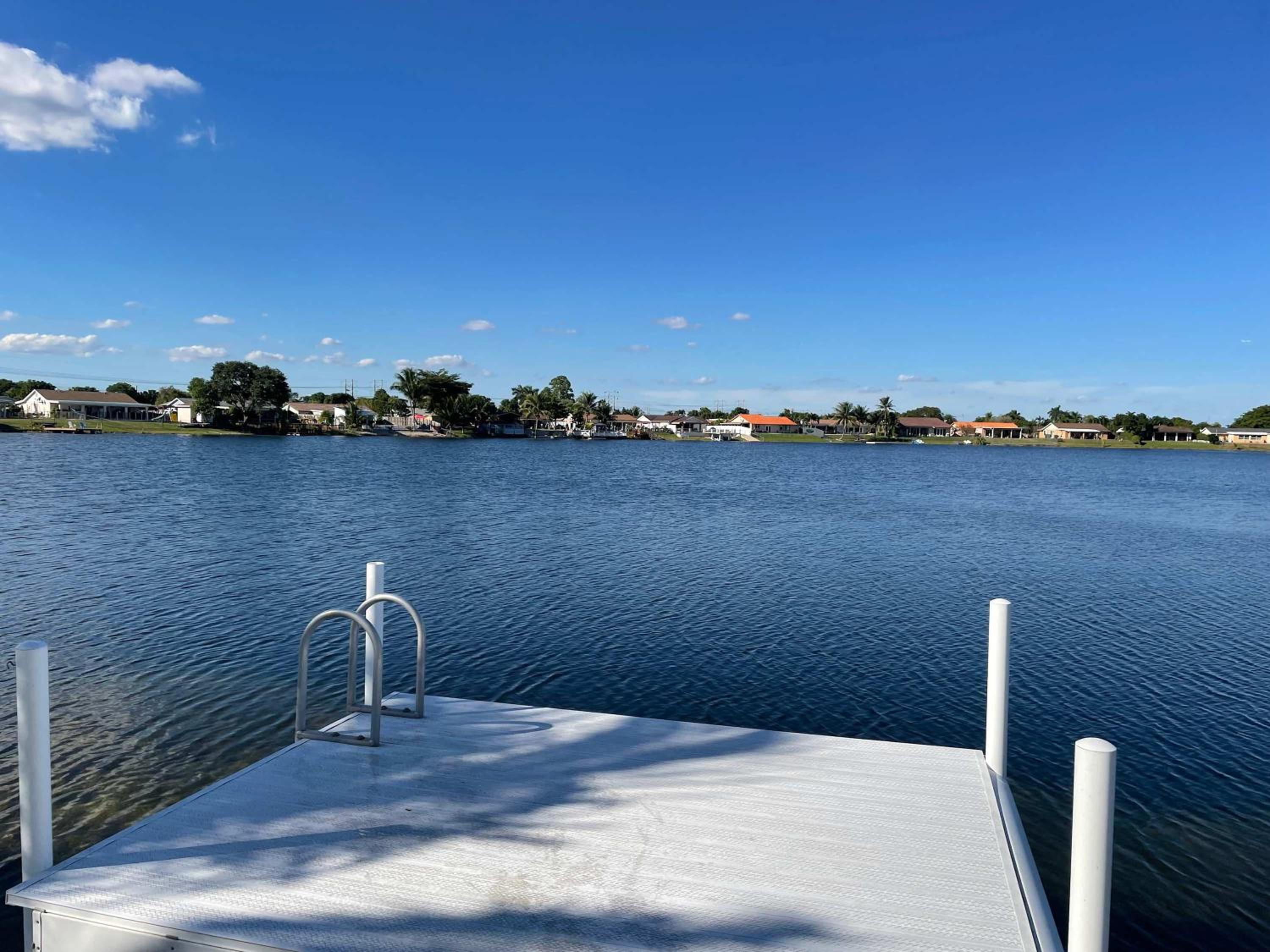 BESt LOCATiON Iconic 4BD Waterfront Luxury MIA