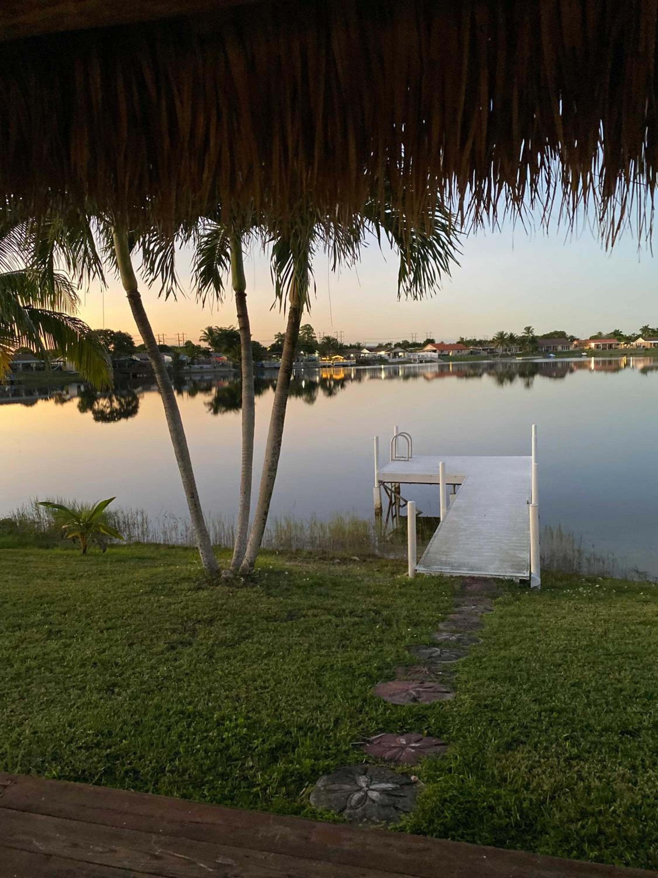 BESt LOCATiON Iconic 4BD Waterfront Luxury MIA