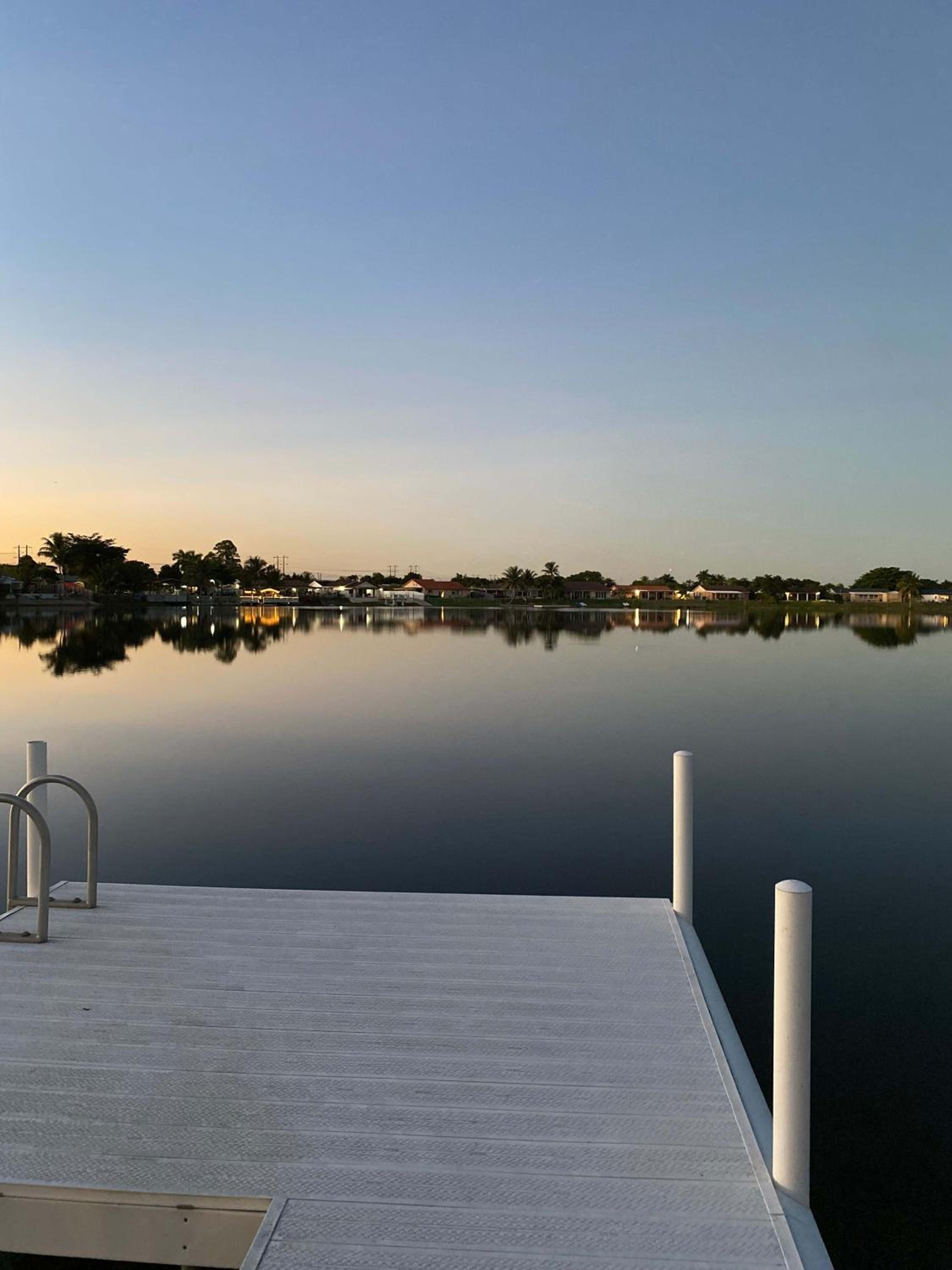 BESt LOCATiON Iconic 4BD Waterfront Luxury MIA