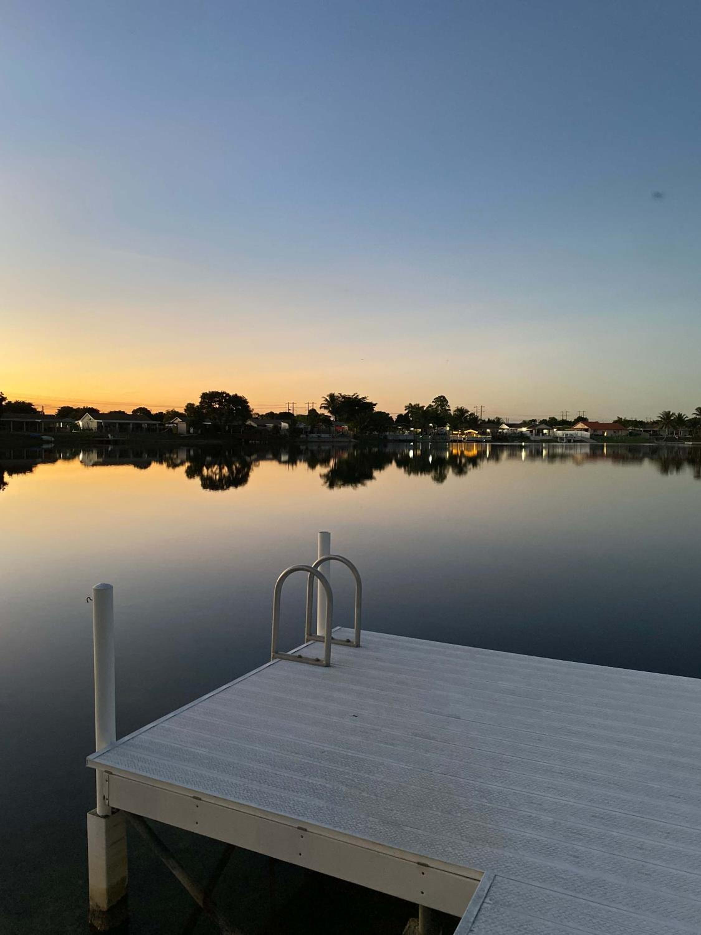 BESt LOCATiON Iconic 4BD Waterfront Luxury MIA