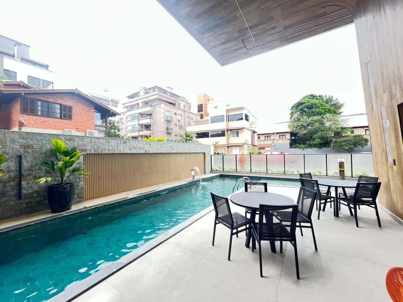 623 Lindo Apartamento finamente mobiliado localizado na praia de Bombas