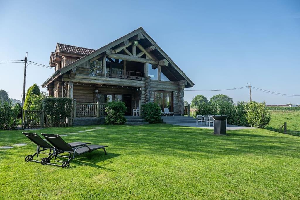 Cozy 4-Bedroom Chalet with Outdoor Spa in Zottegem