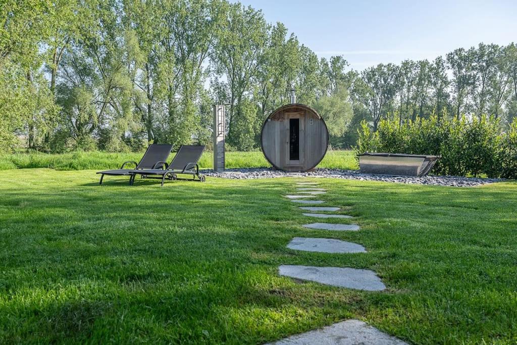 Cozy 4-Bedroom Chalet with Outdoor Spa in Zottegem