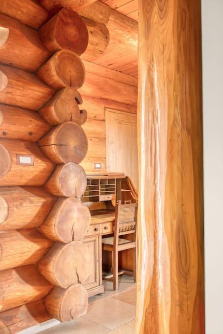 Cozy 4-Bedroom Chalet with Outdoor Spa in Zottegem