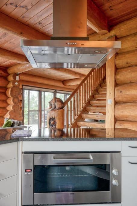 Cozy 4-Bedroom Chalet with Outdoor Spa in Zottegem