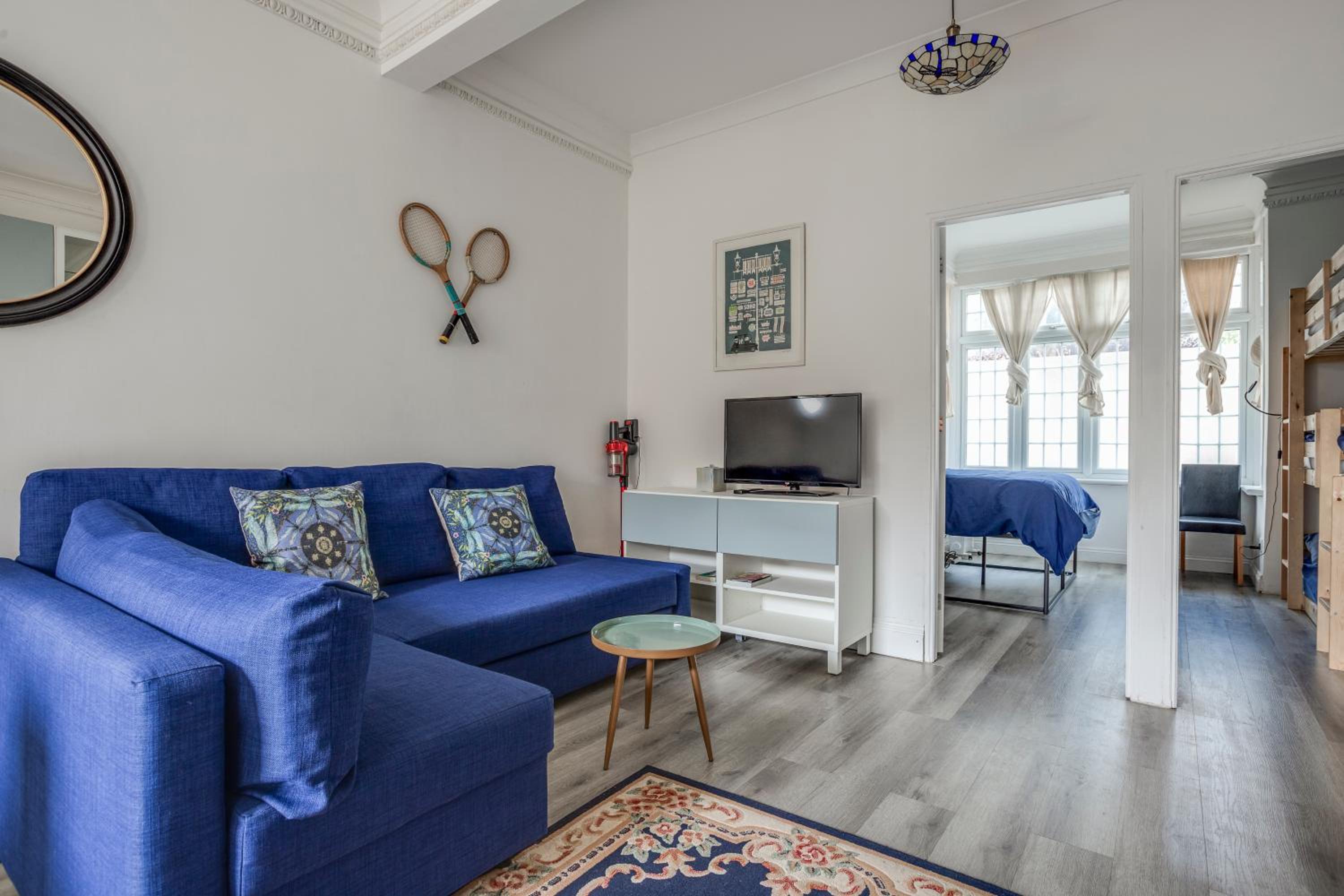 Bright 2-Bed in Wimbledon - 3 min Walk to Tube