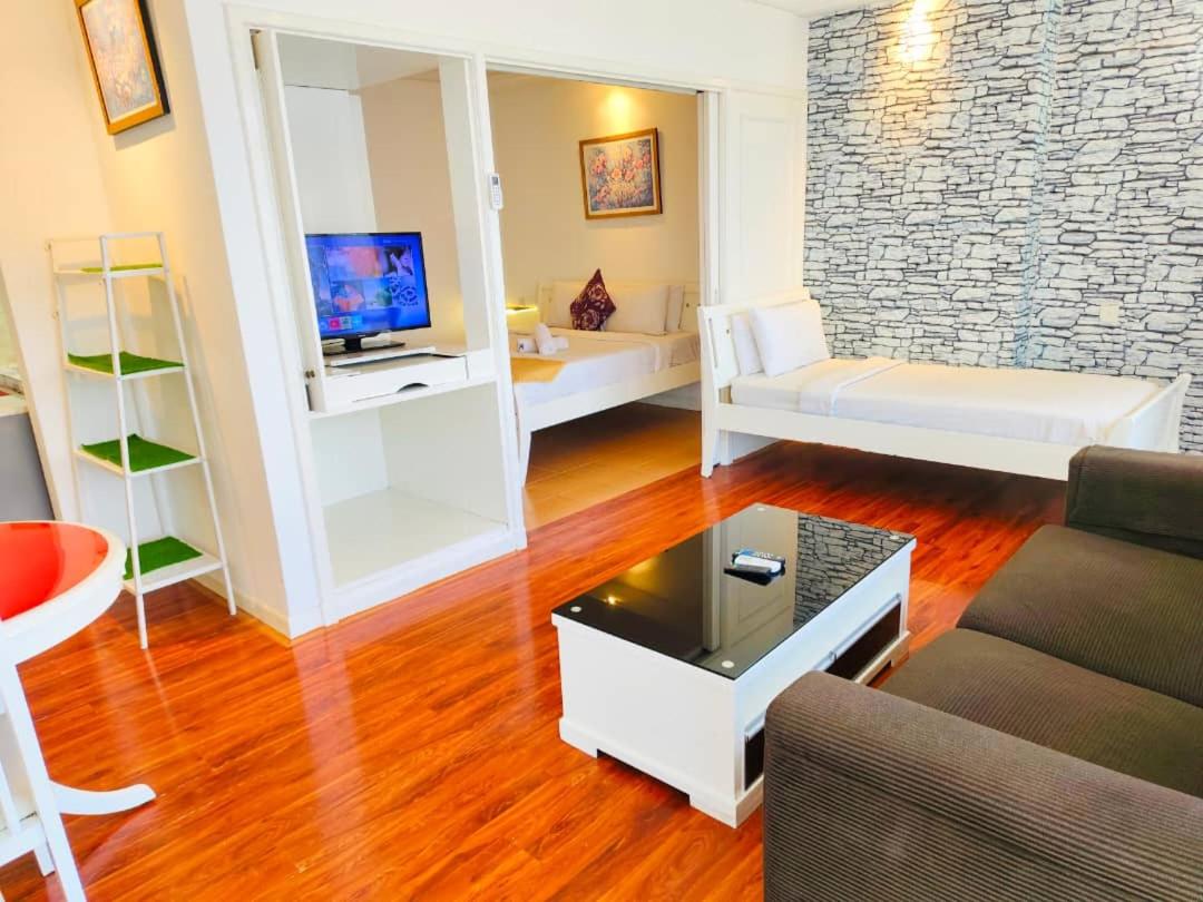 Elements service suite@ Times Square