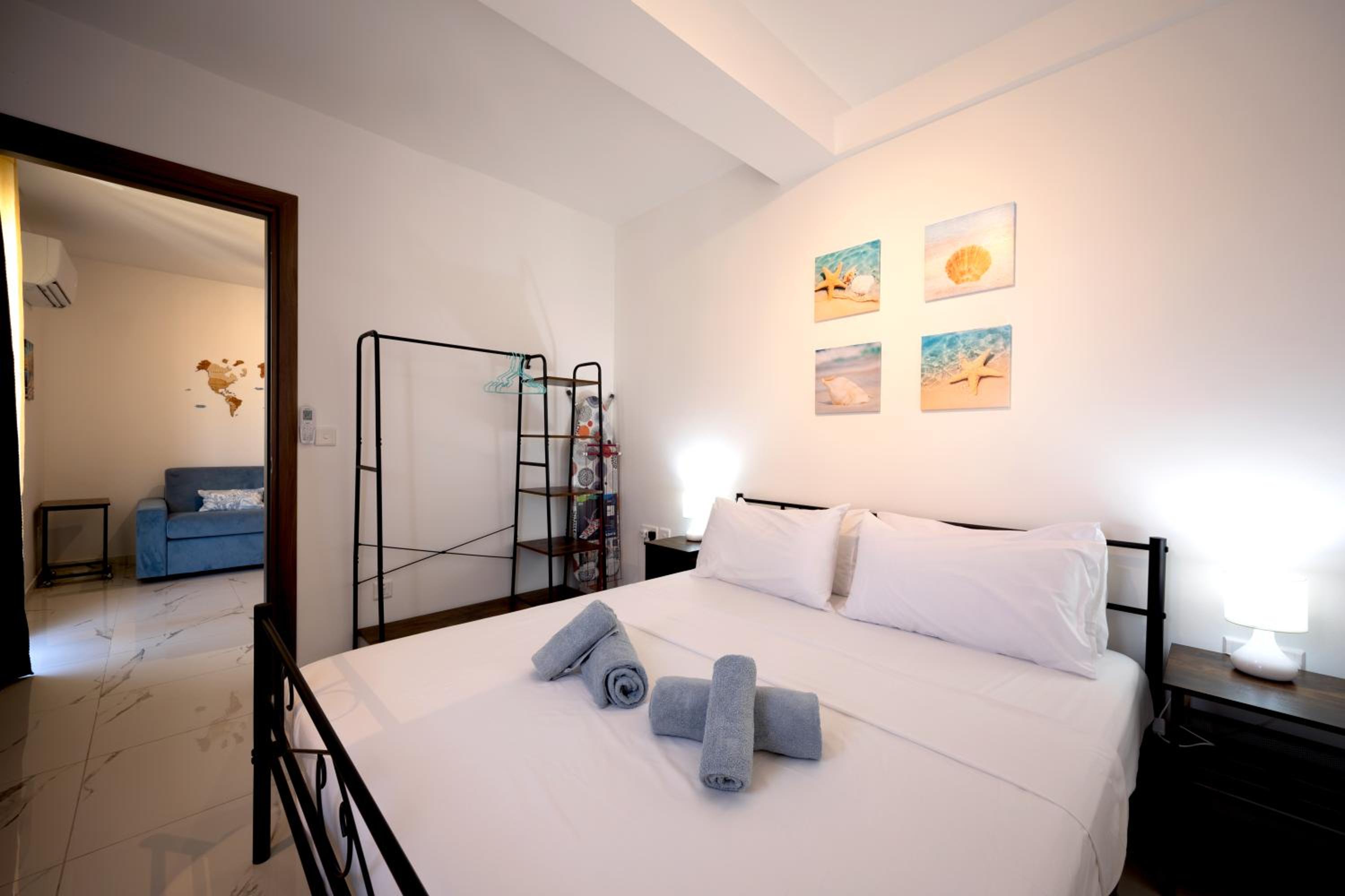 Charming & modern 2 bedroom apartment DVAS1-1 view 4
