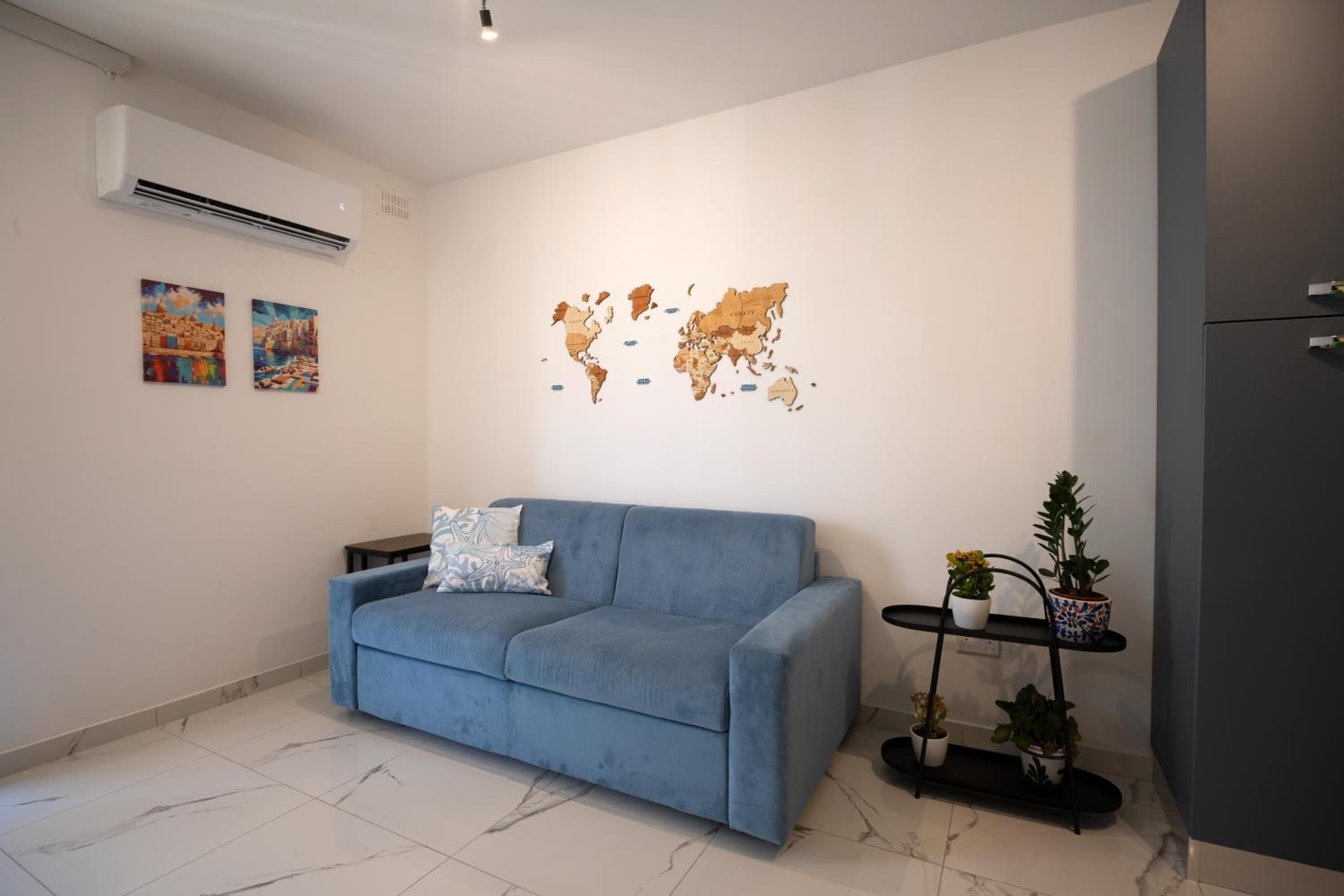 Charming & modern 2 bedroom apartment DVAS1-1 view 2