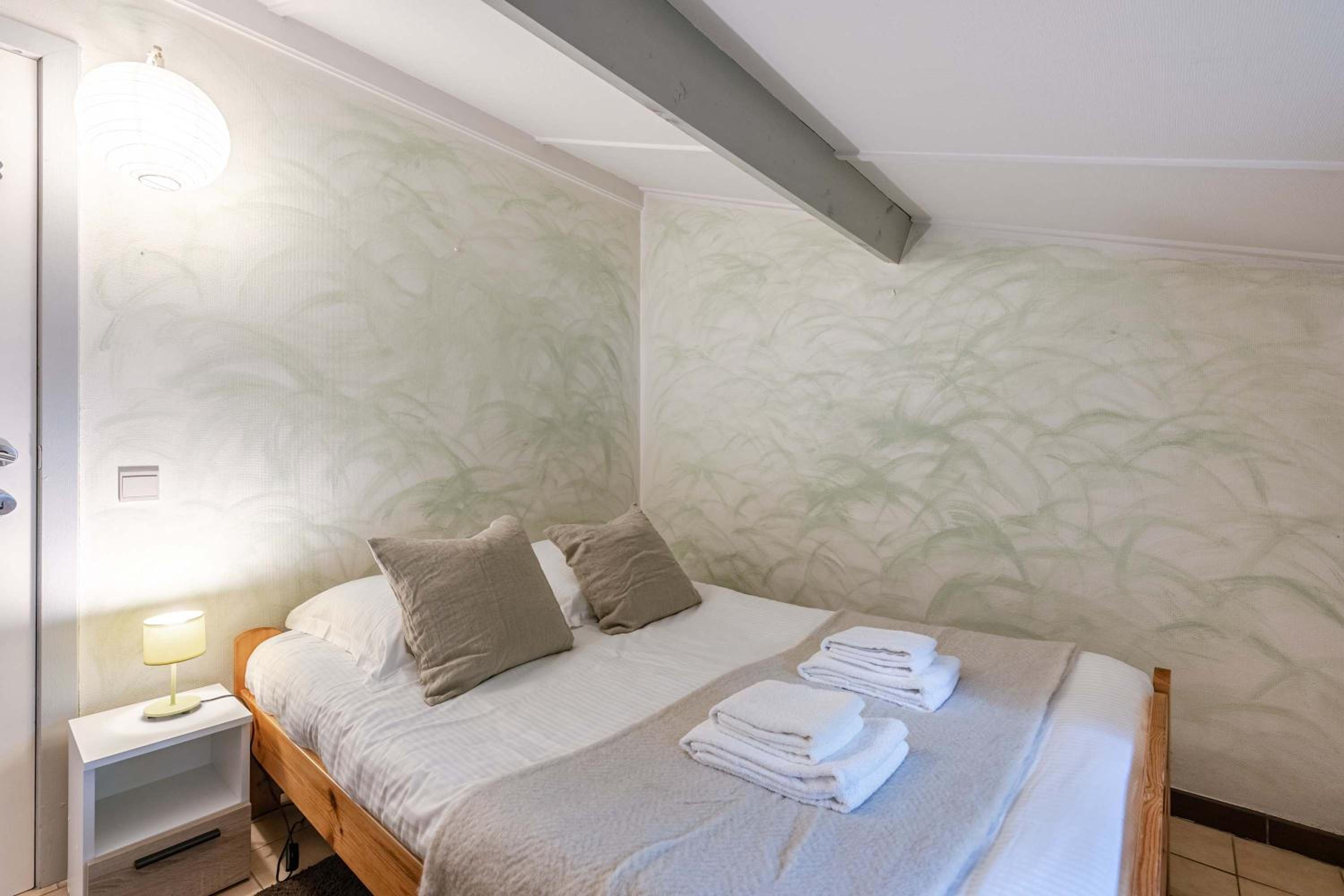 Cosy bungalow near the sea with car & bike parking