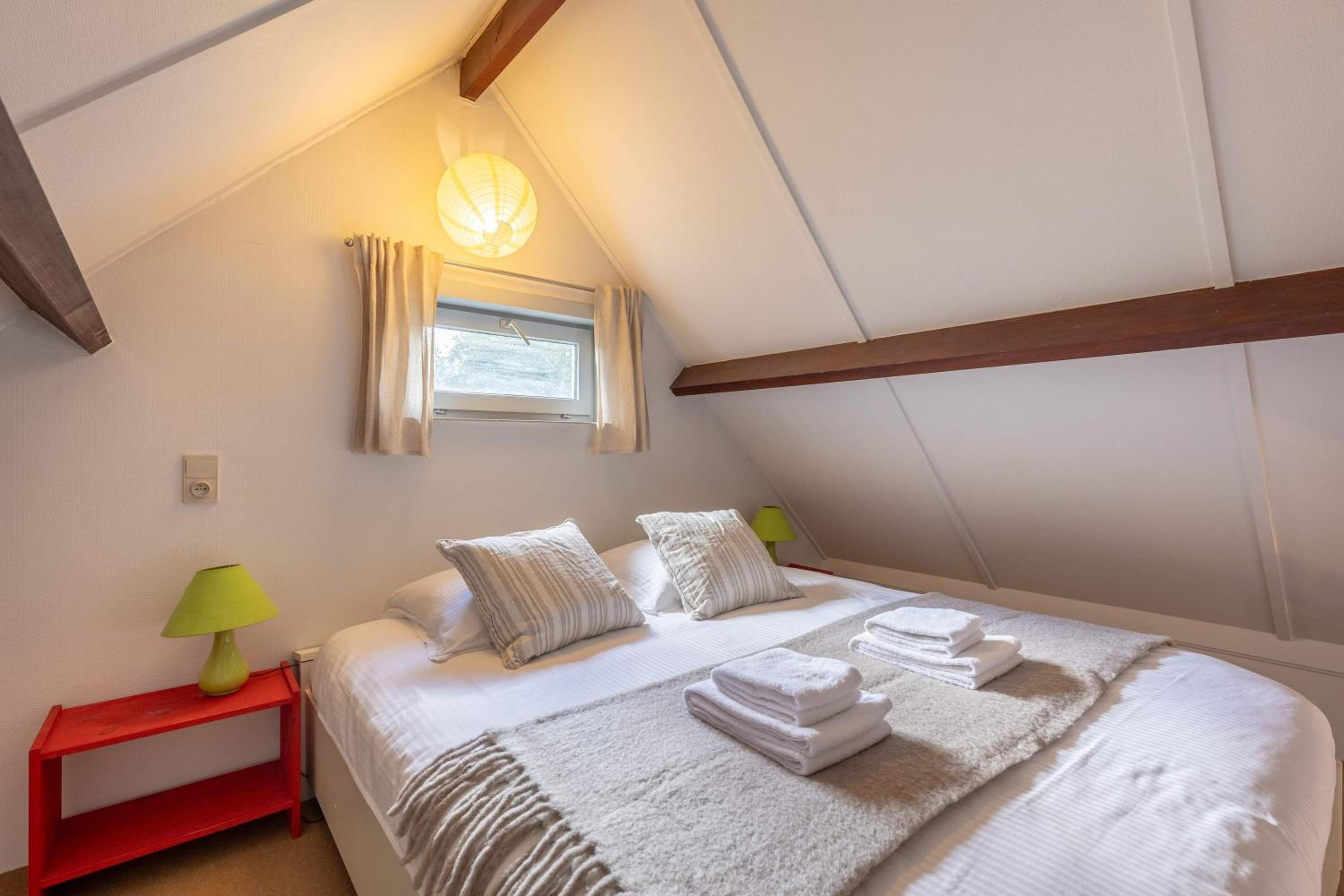 Cosy bungalow near the sea with car & bike parking
