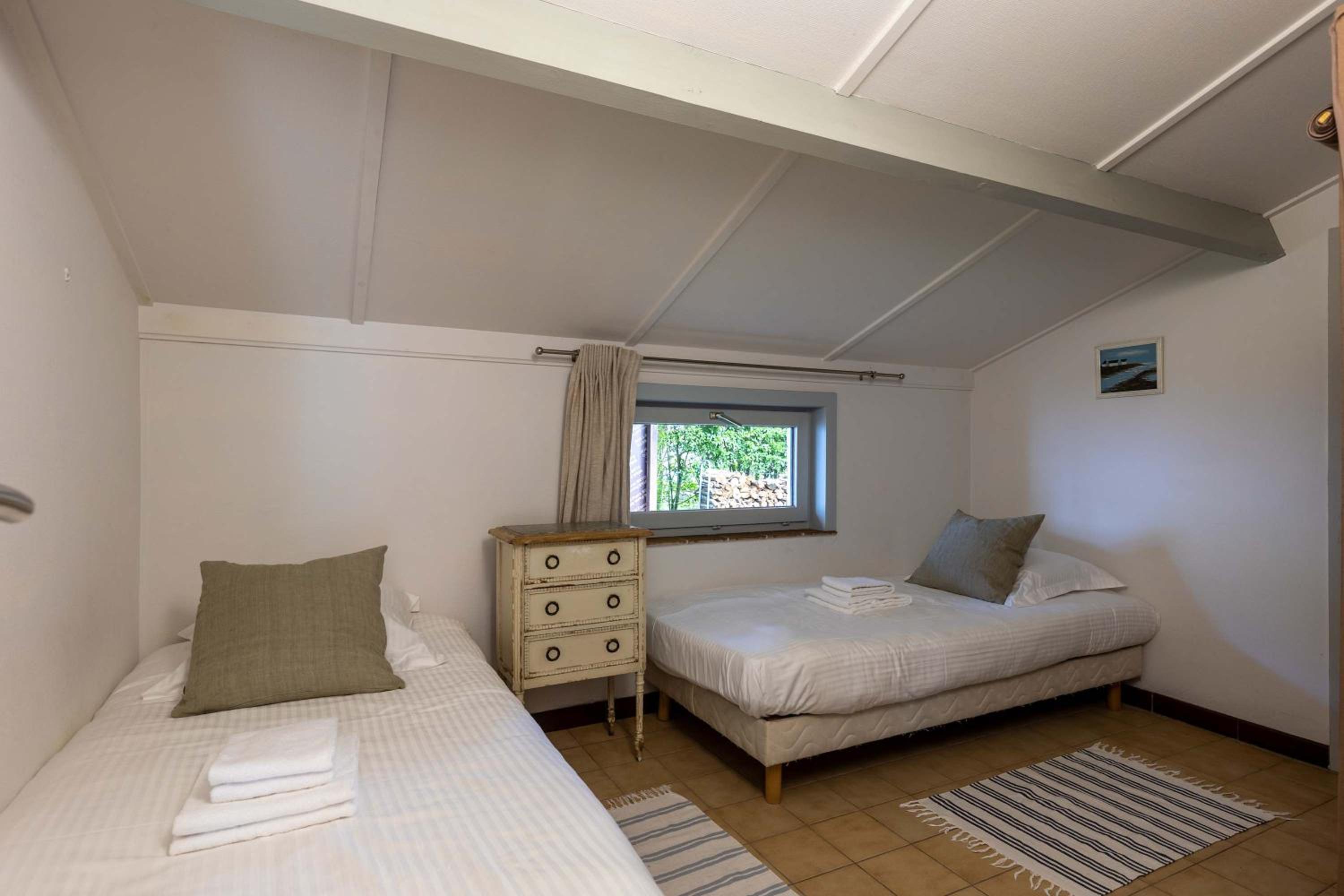 Cosy bungalow near the sea with car & bike parking