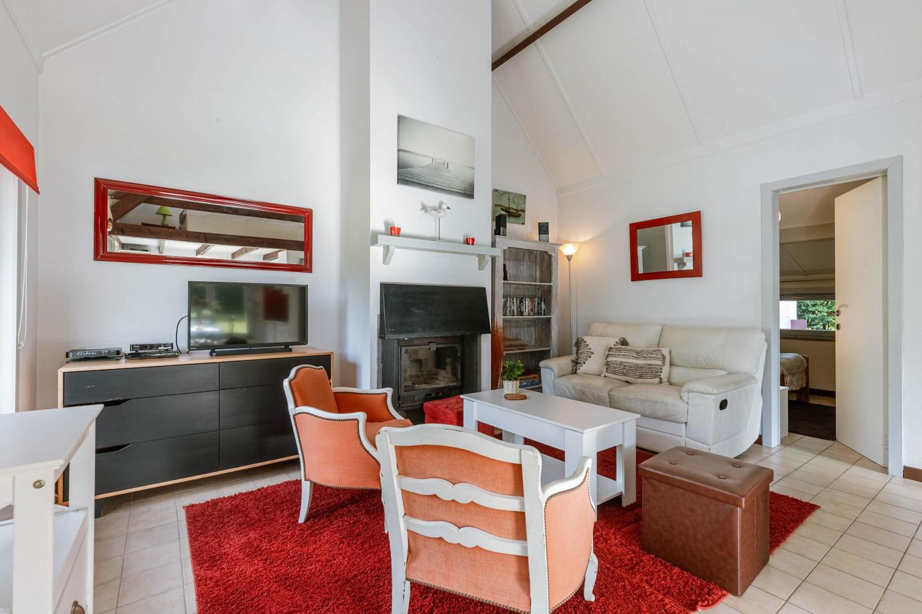 Cosy bungalow near the sea with car & bike parking