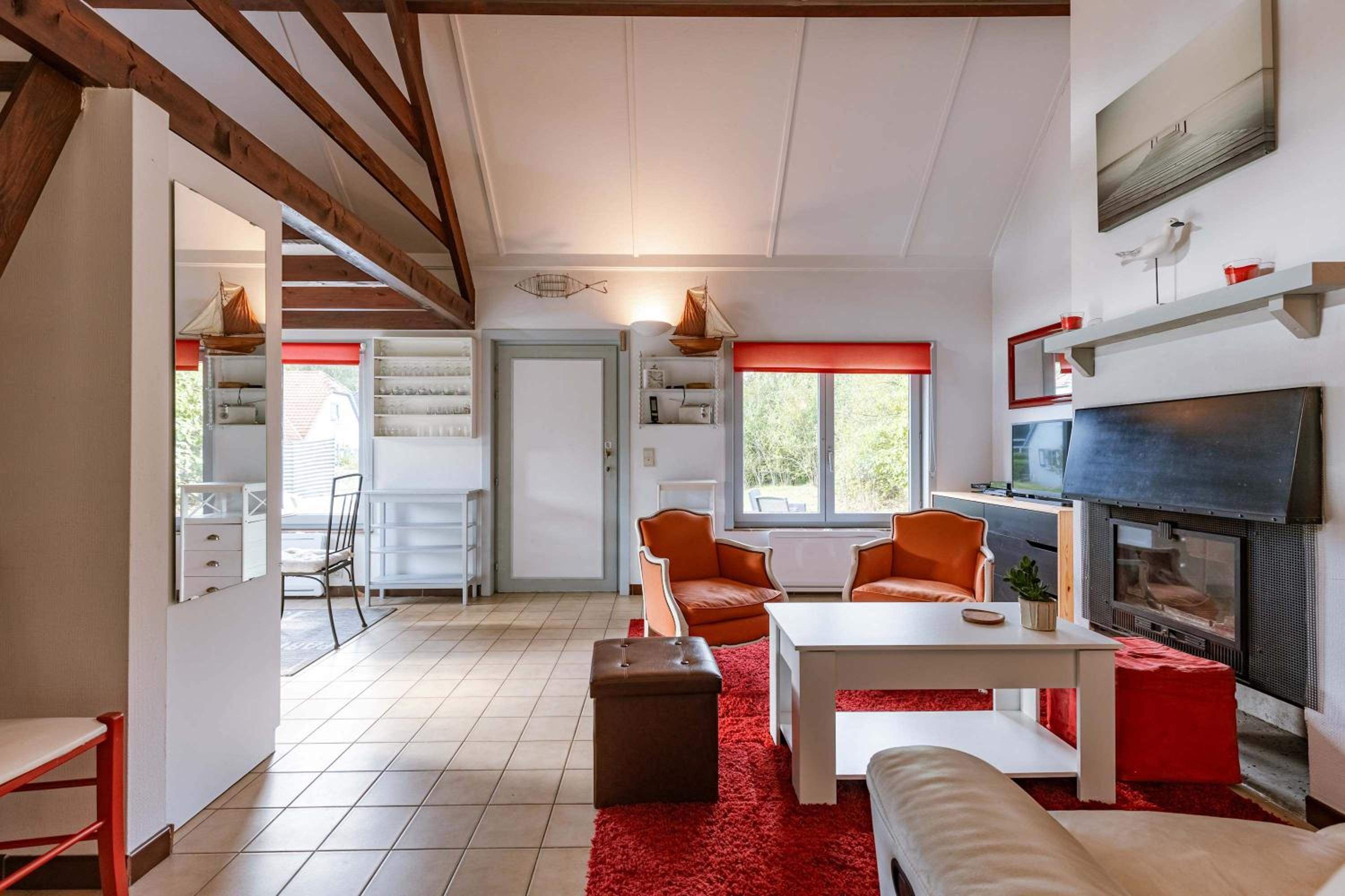 Cosy bungalow near the sea with car & bike parking