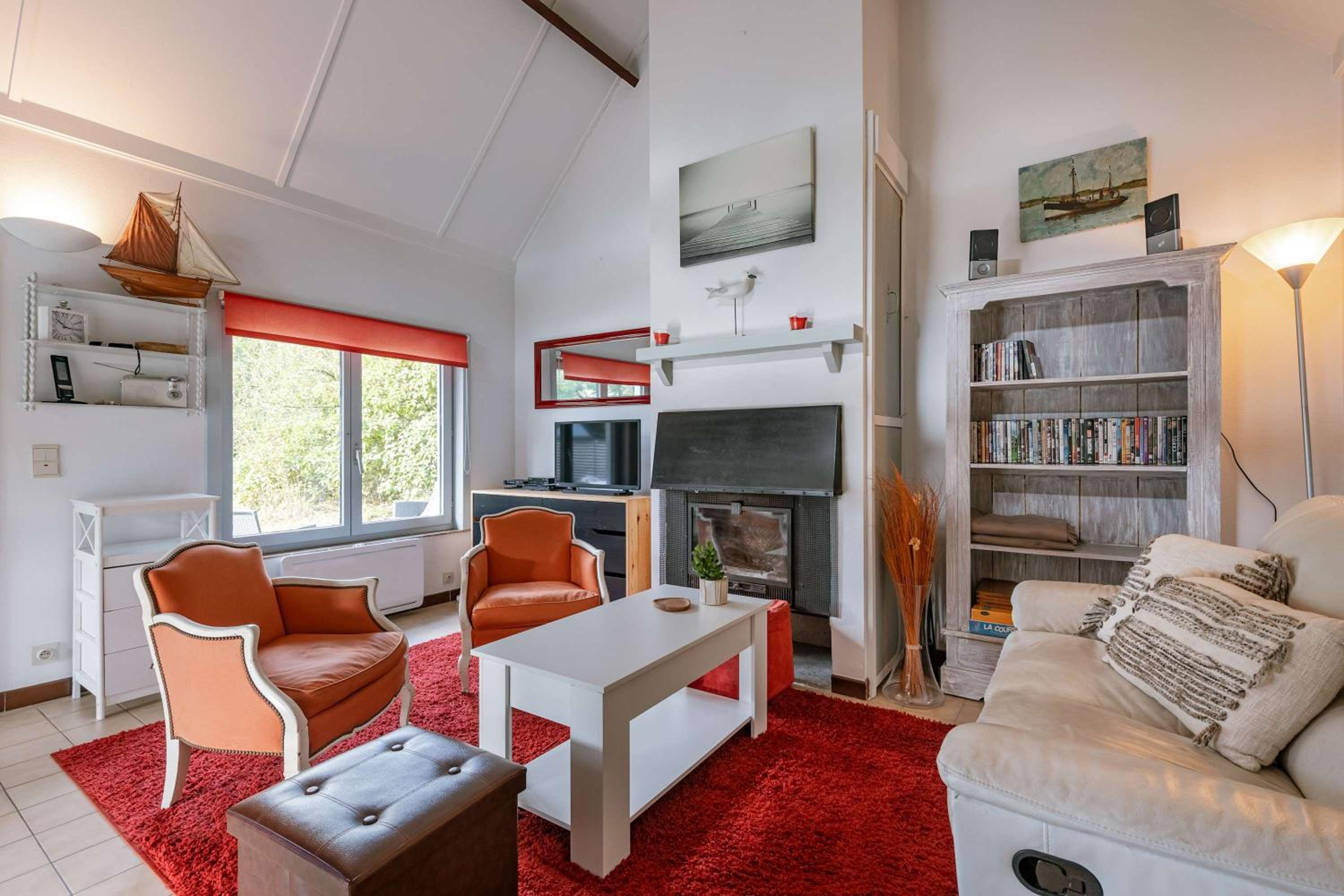 Cosy bungalow near the sea with car & bike parking