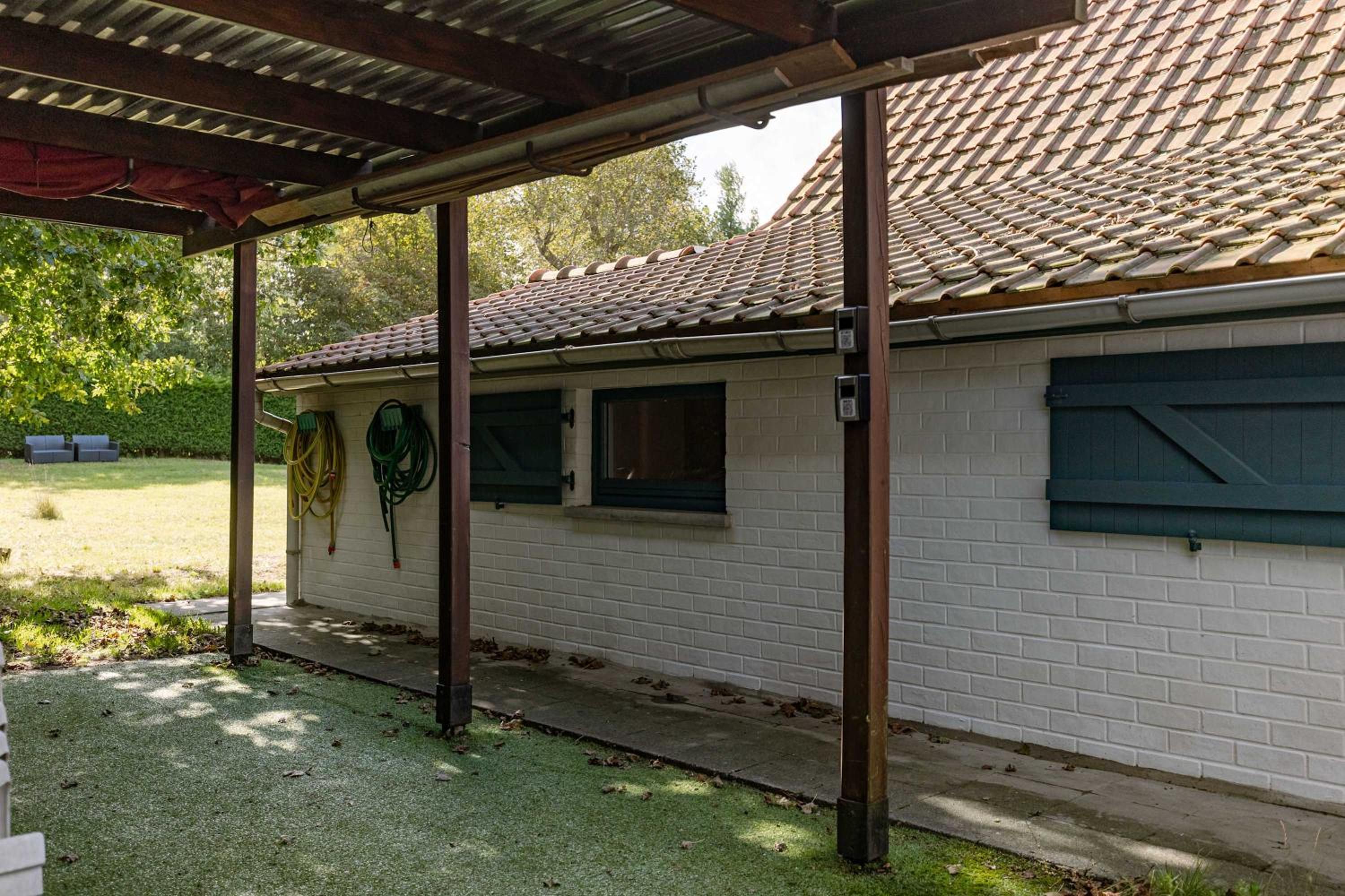Cosy bungalow near the sea with car & bike parking