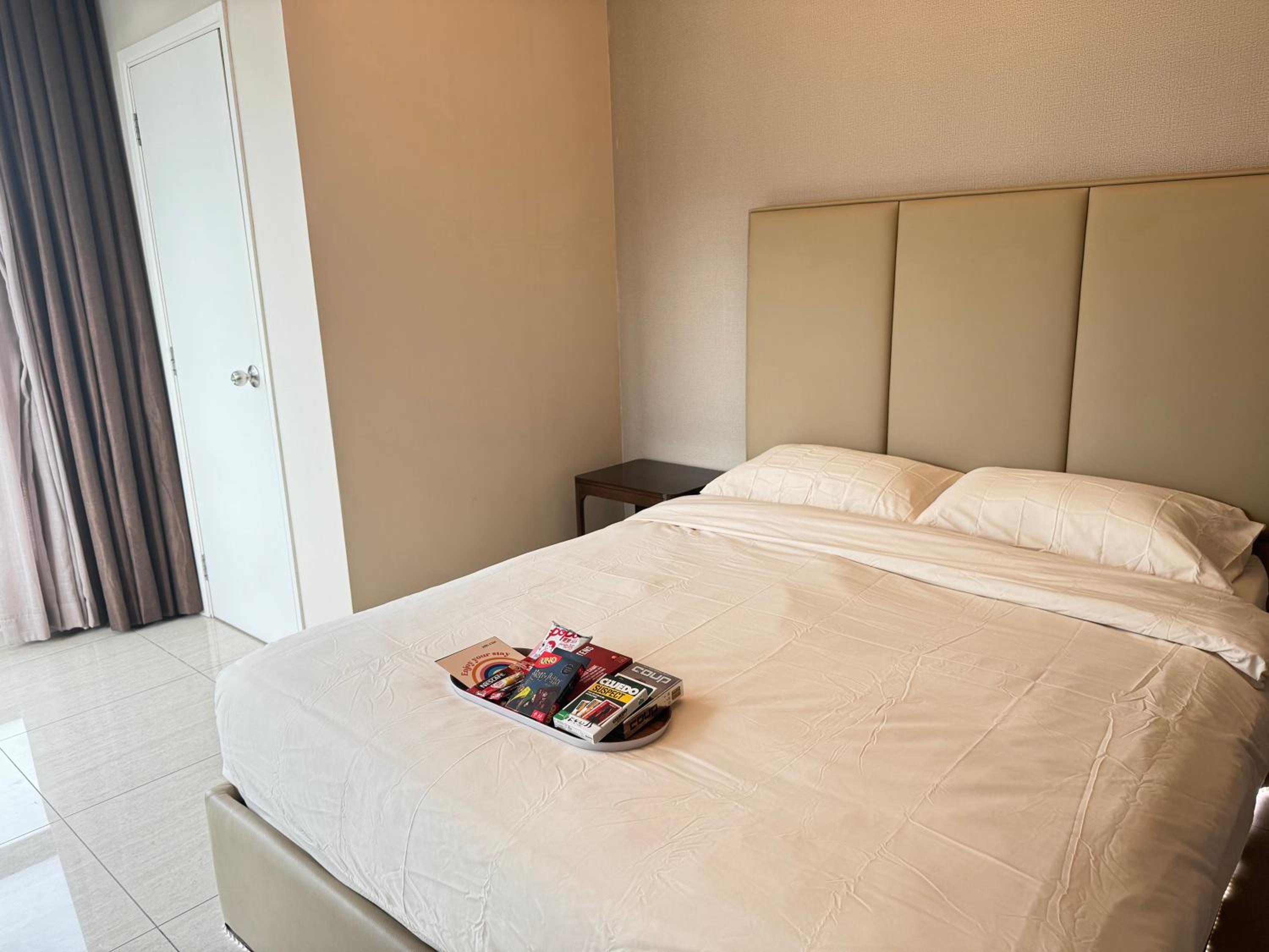 Dorsett Residence Sri Hartamas by Chengal with Bathtub, Rooftop Pool, KL City Centre, Round the Clock Security, Netflix, Youtube, Free Parking