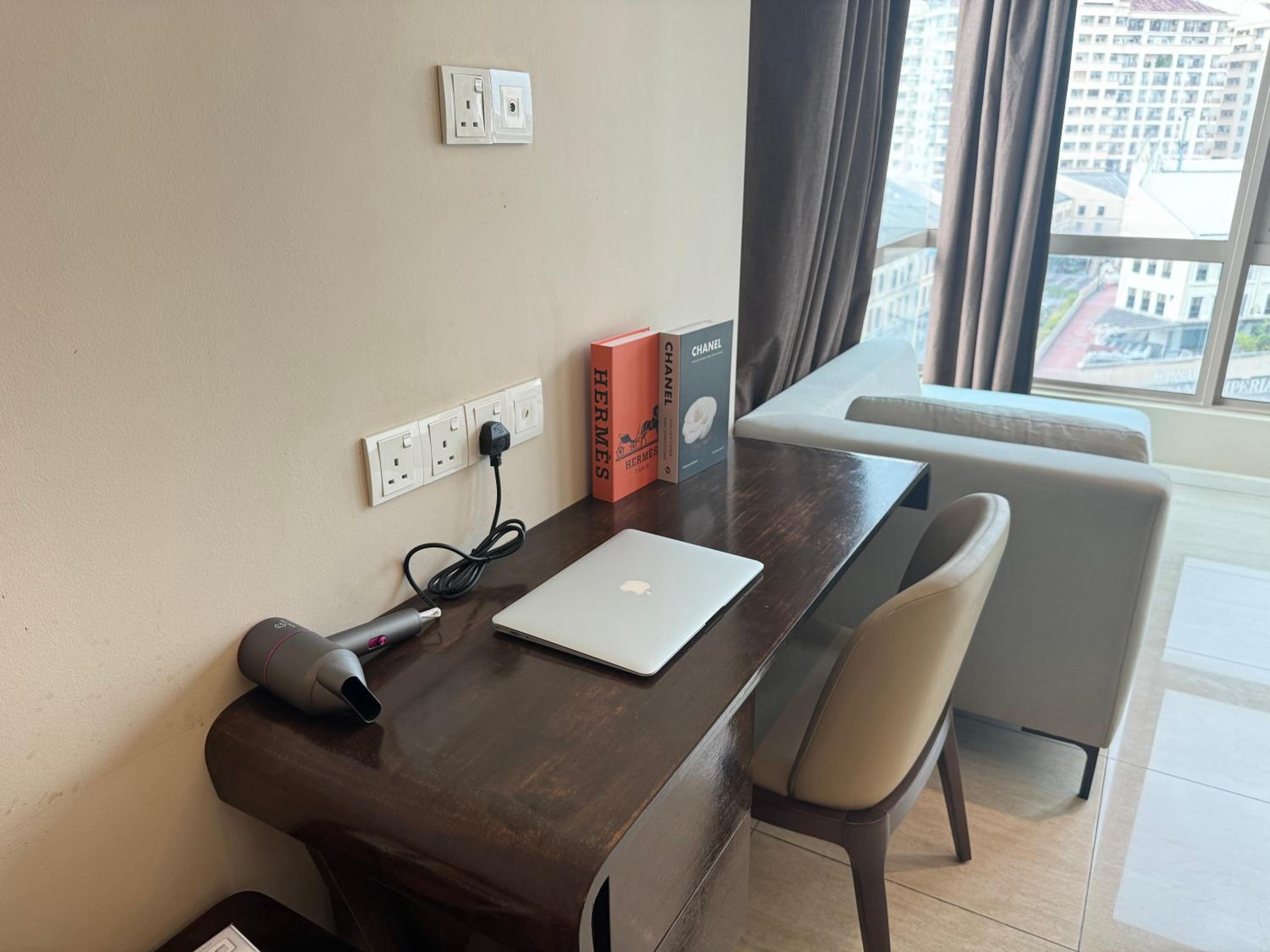 Dorsett Residence Sri Hartamas by Chengal with Bathtub, Rooftop Pool, KL City Centre, Round the Clock Security, Netflix, Youtube, Free Parking