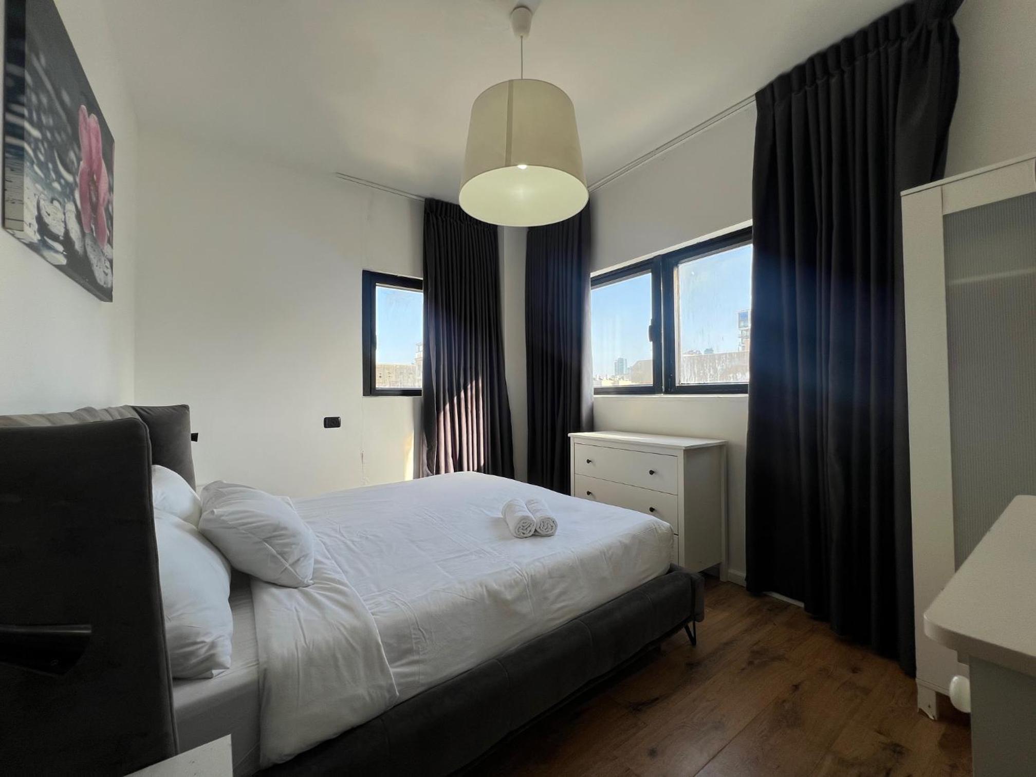 3Bedrooms Suite With Balcony and shelter Yarkon15 view 4