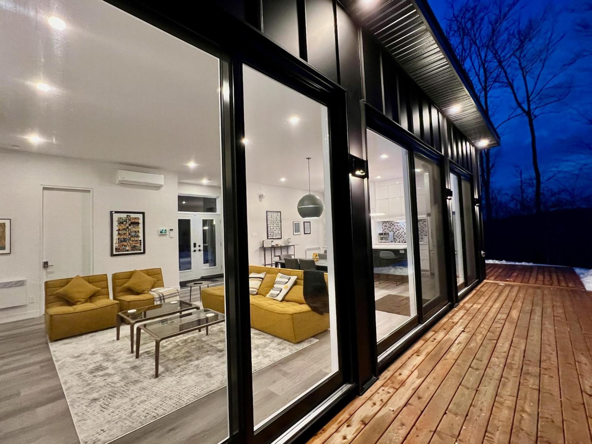 DAX HOUSE Stunning Mont-Tremblant Getaway Retreat