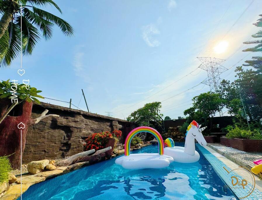 Grand Retreat in OUG 18 PAX Private Pool Paradise
