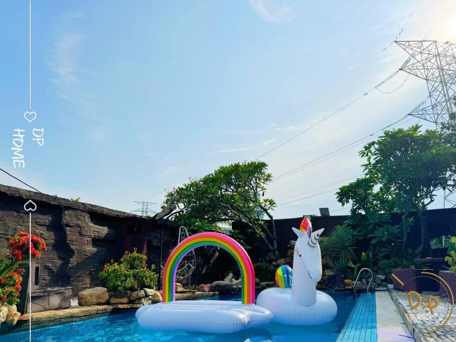 Grand Retreat in OUG 18 PAX Private Pool Paradise