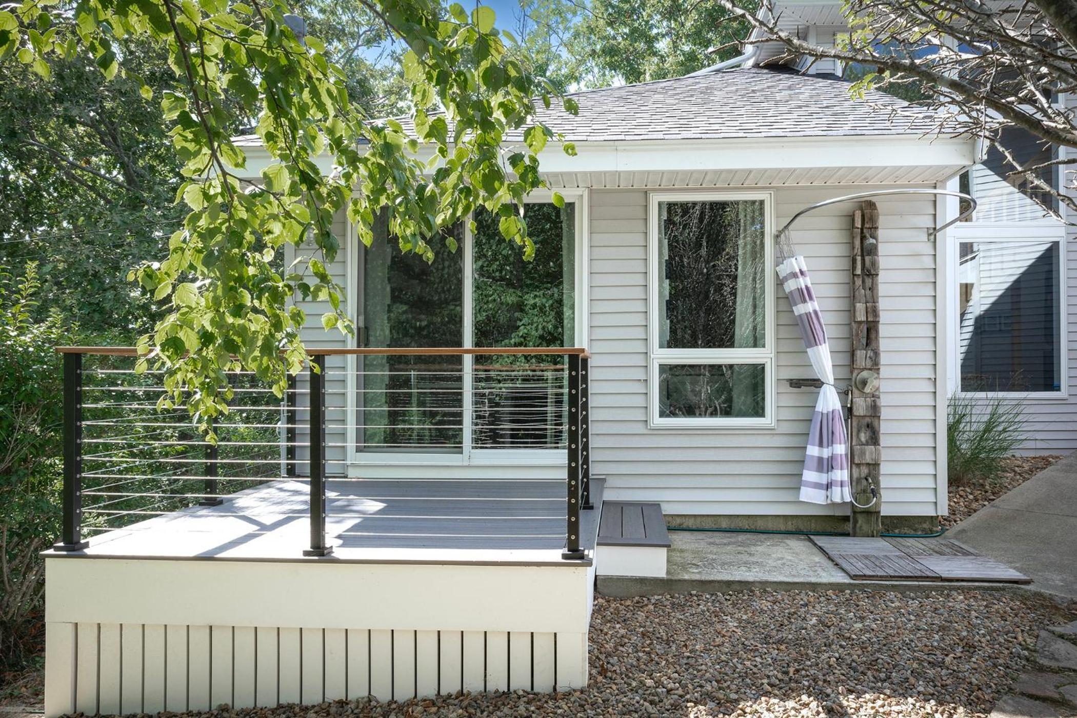 PREMIUM PROPERTY - Private 2-Acre Retreat - MODERN 4 Bedrooms - See Video Tour view 4
