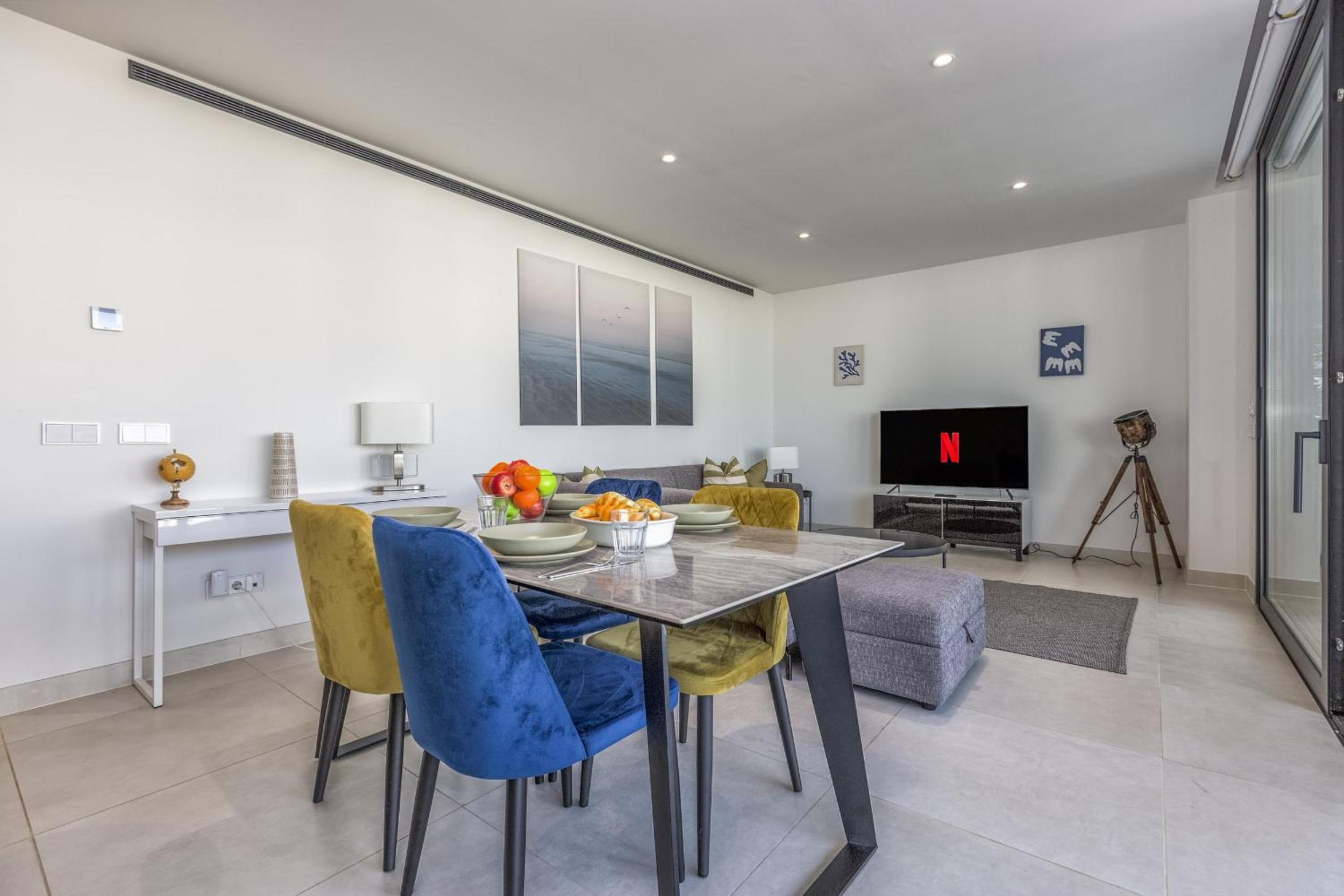 ViVi Homes - Deco Pool, Garden, Terrace & Beach