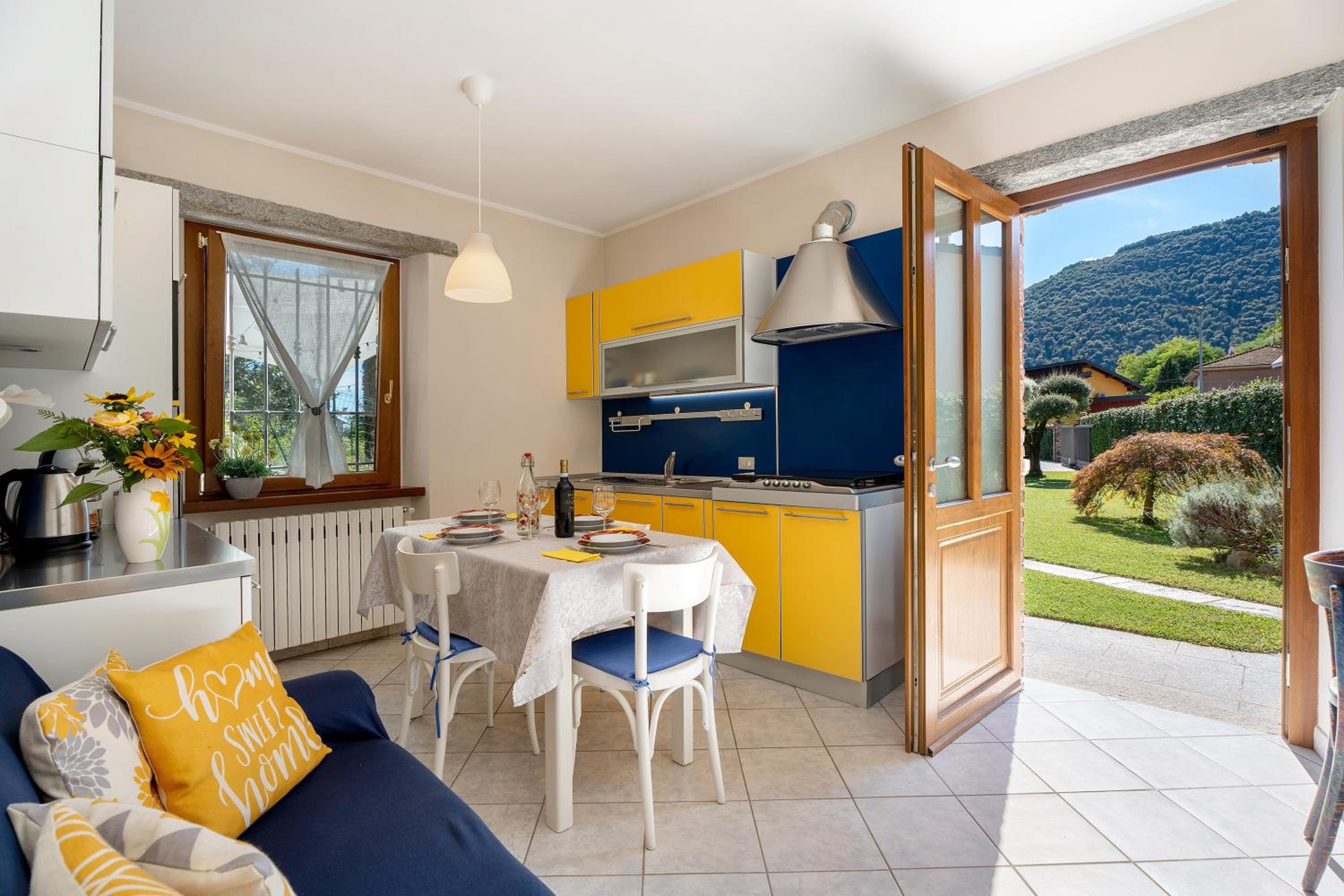 Residenza Jasmine Yellow Apartment photo 3