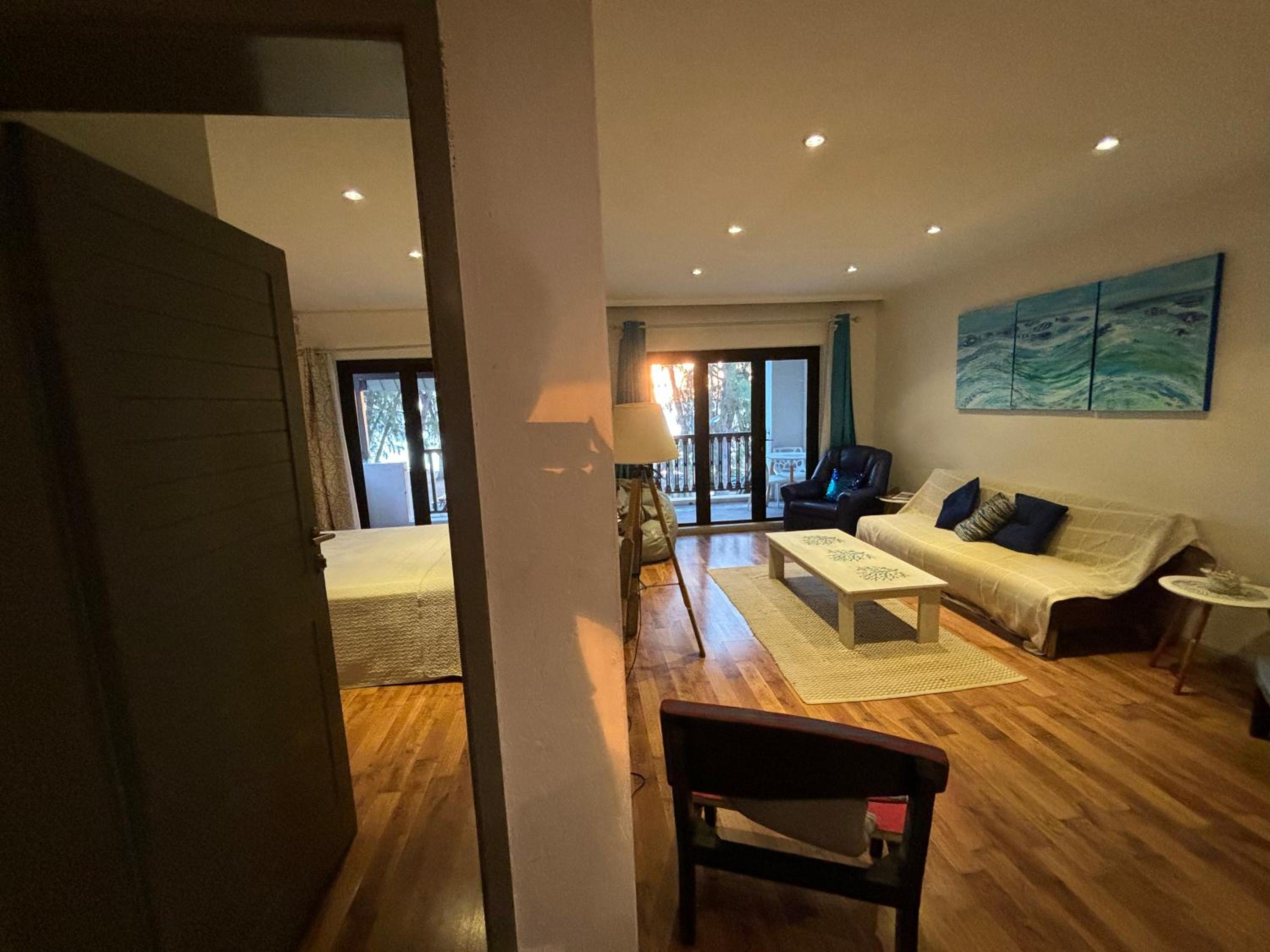 Aquamarine Beachfront Apartment