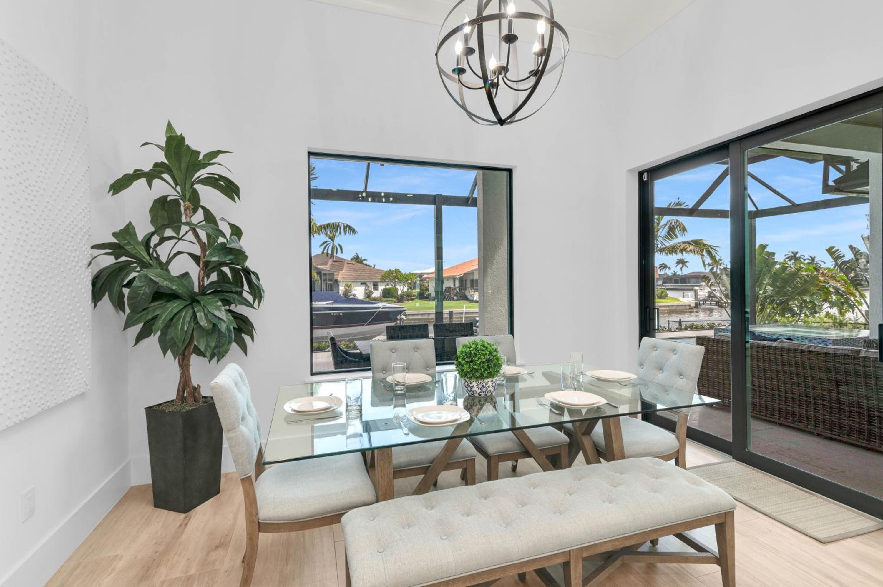 Luxurious Waterfront 4 Bed Island Retreat view 2