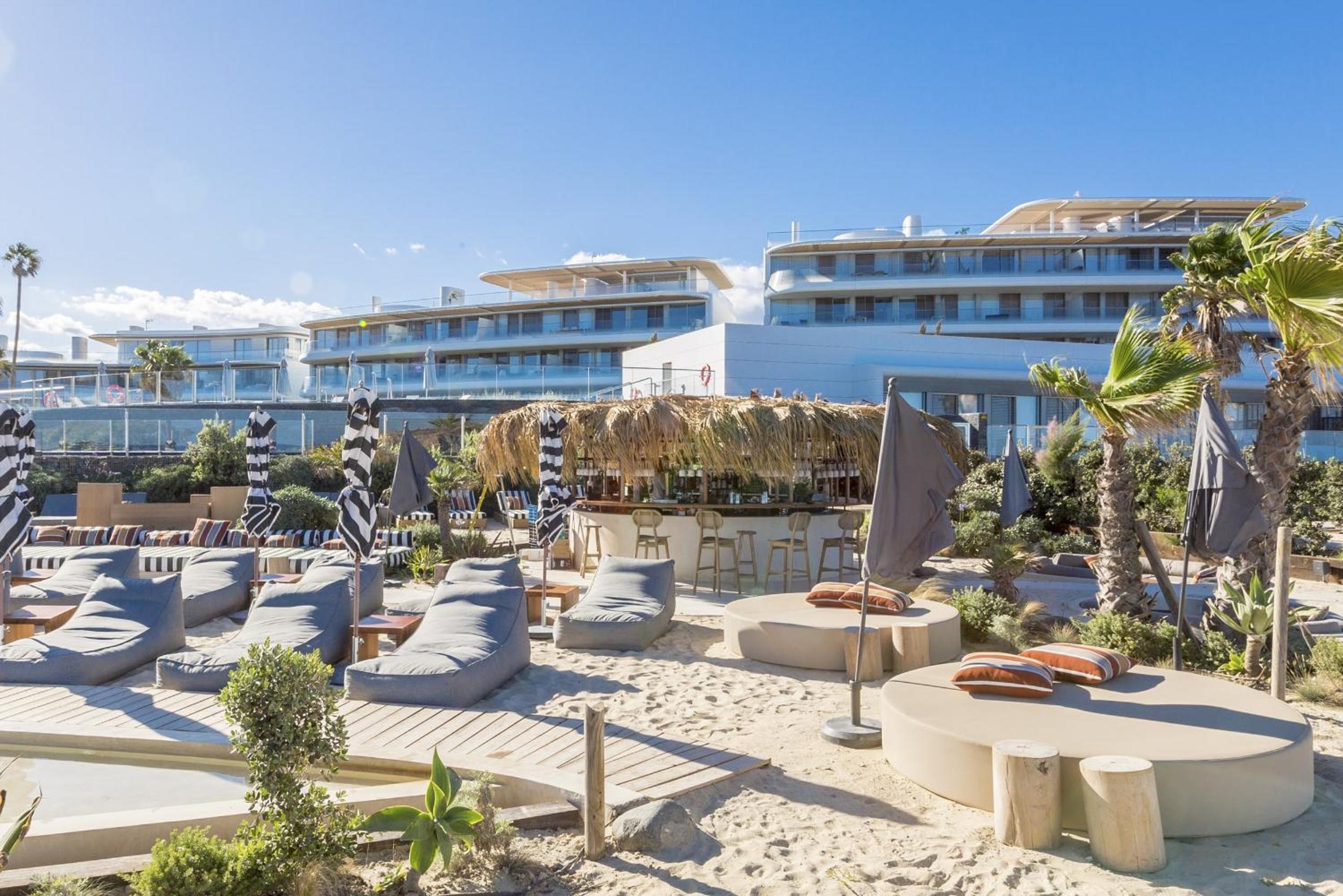 ViVi Homes - Alessio Pool, Sauna, Spa, Gym & Beach