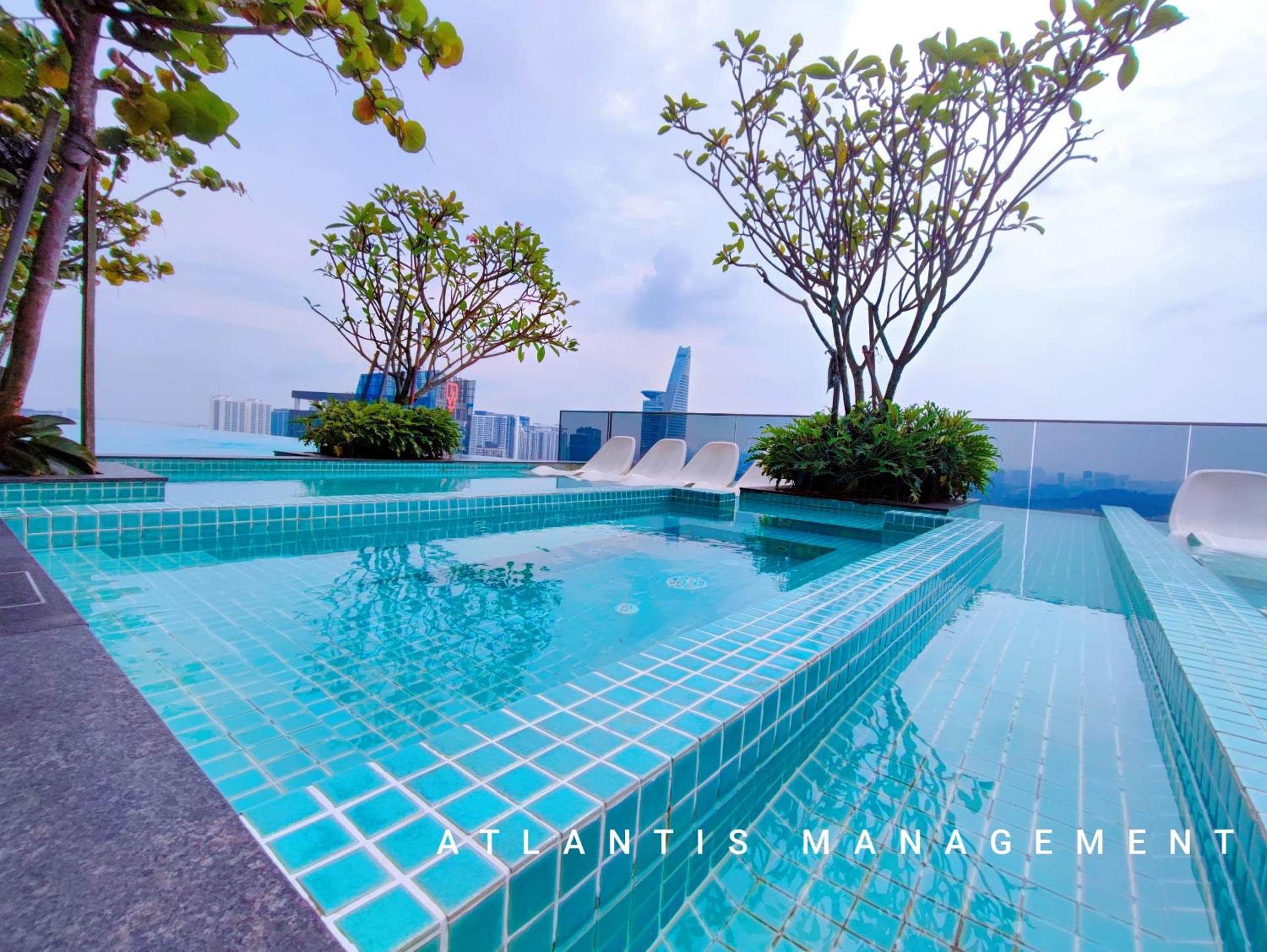 KL Eco City Luxury 2 Bedrooms Apartment, Walking Distance to Mid Valley & The Garden & LRT