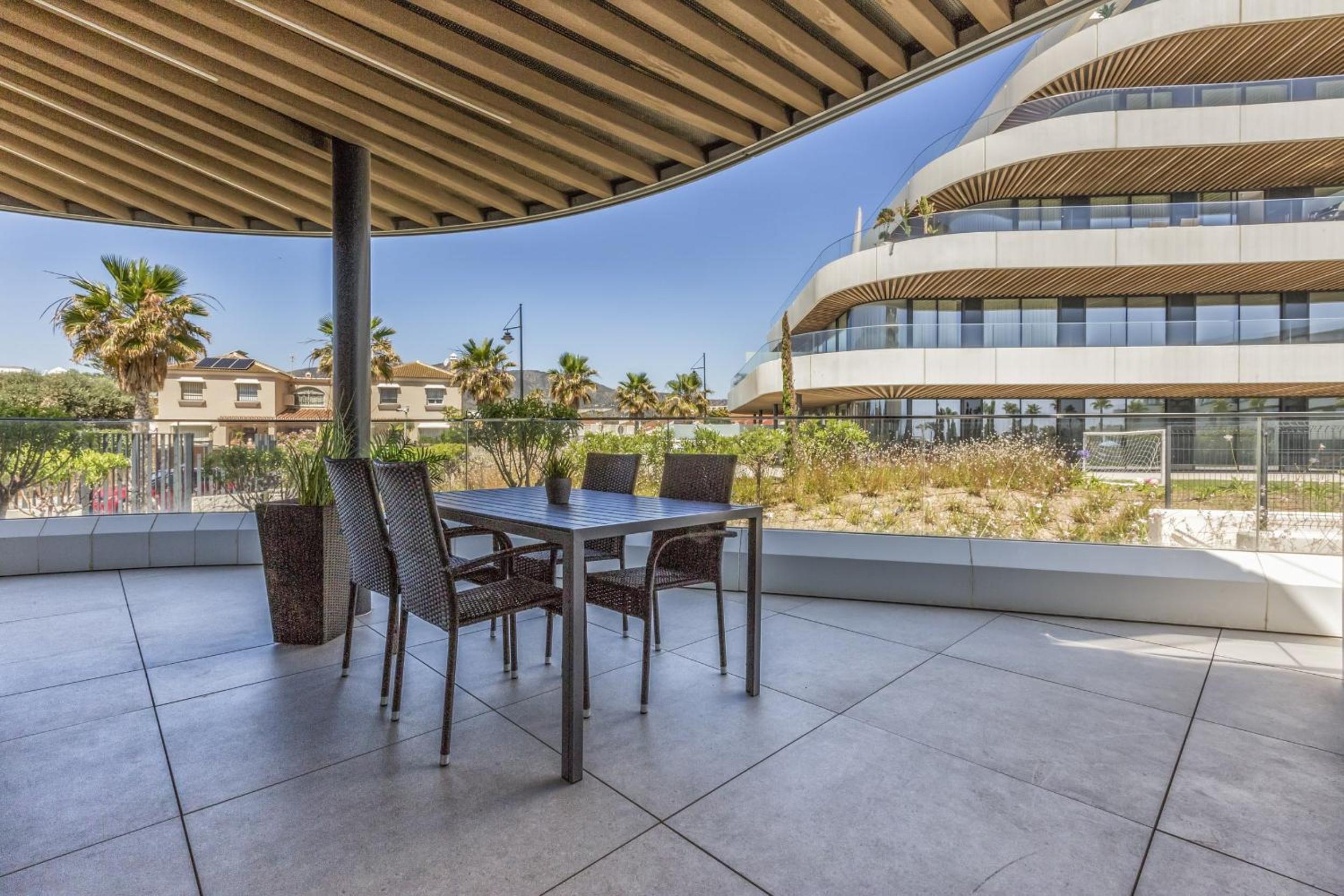 ViVi Homes - Choco Pool, Gym, Terrace & Beach
