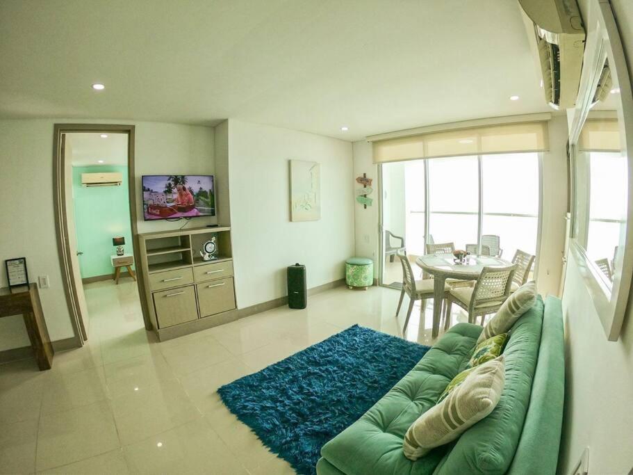 PHENOMENAL 2 Bedroom Suite with oceanview balcony!