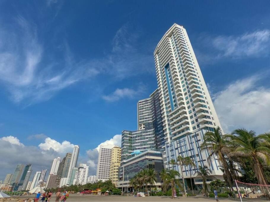 PHENOMENAL 2 Bedroom Suite with oceanview balcony!