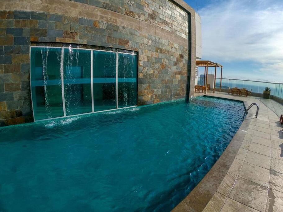 PHENOMENAL 2 Bedroom Suite with oceanview balcony!